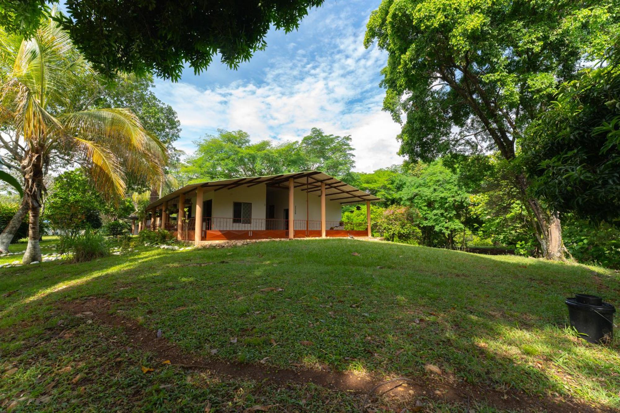 Hermosa Finca con piscina natural