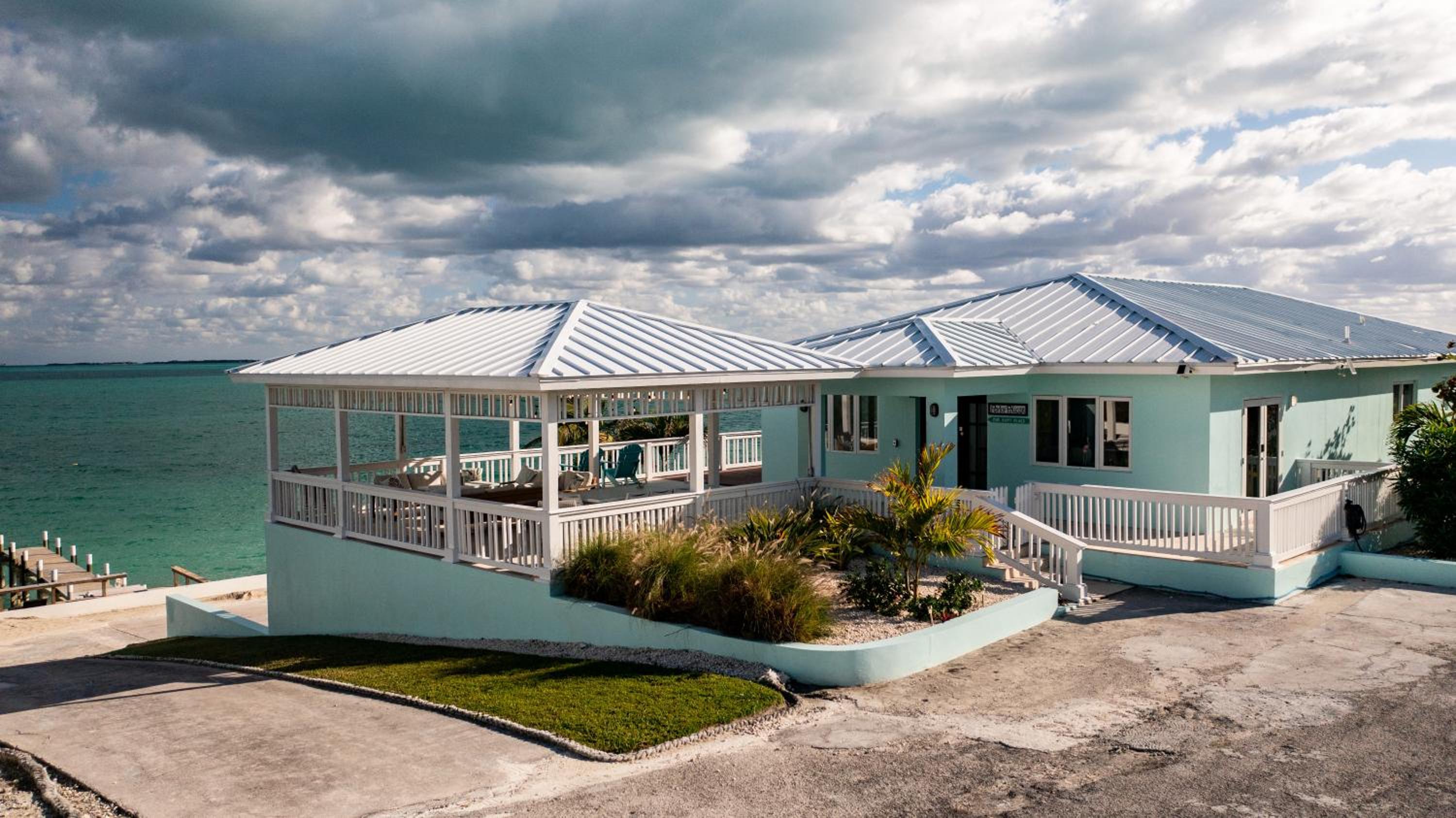 Private Oceanfront, beach, dock and Hottub - The Perky Pelican - Property Image 3