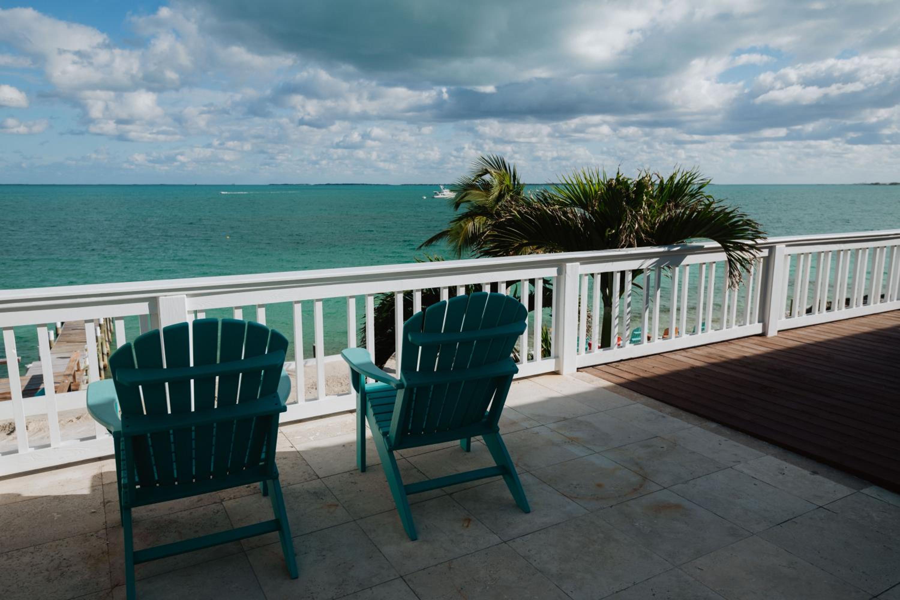 Private Oceanfront, beach, dock and Hottub - The Perky Pelican - Property Image 10