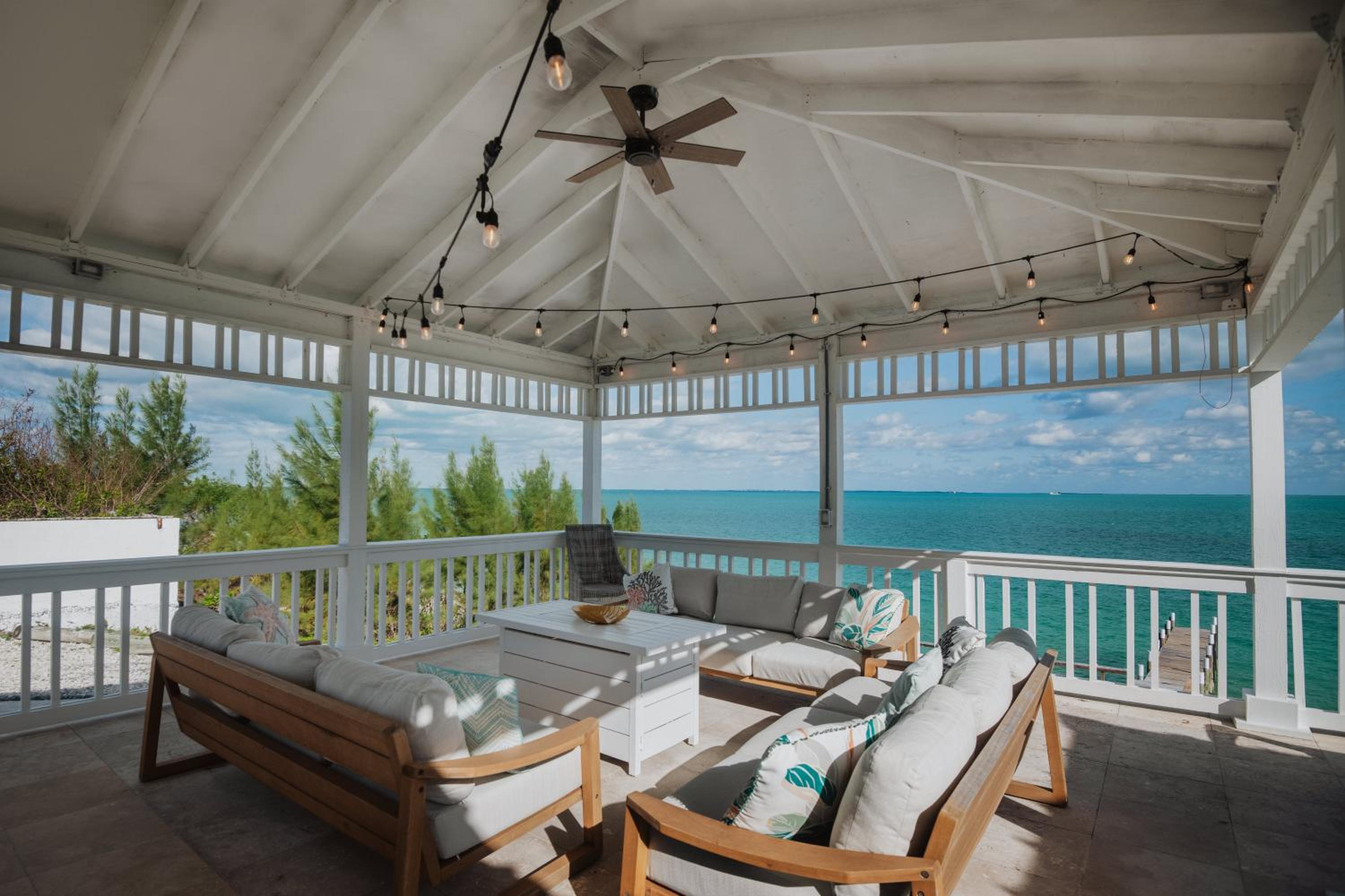 Private Oceanfront, beach, dock and Hottub - The Perky Pelican - Property Image 12