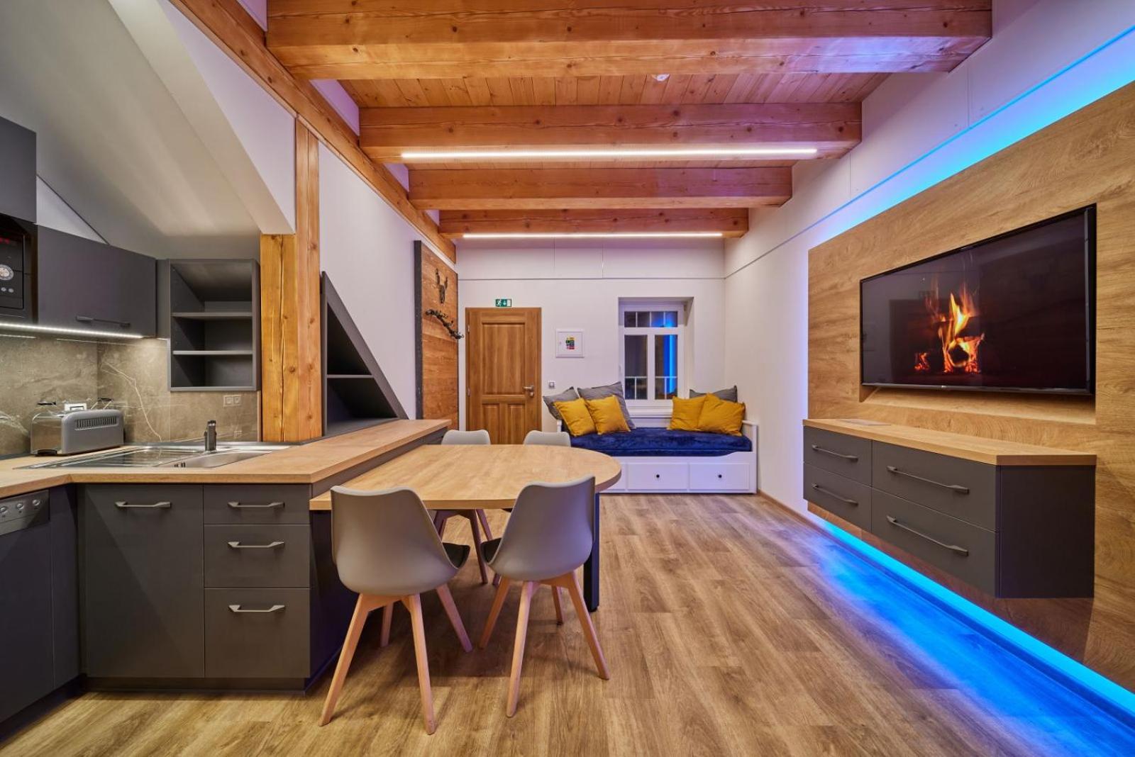 Urlas Apartments, 80m from ski slope, Dog friendly