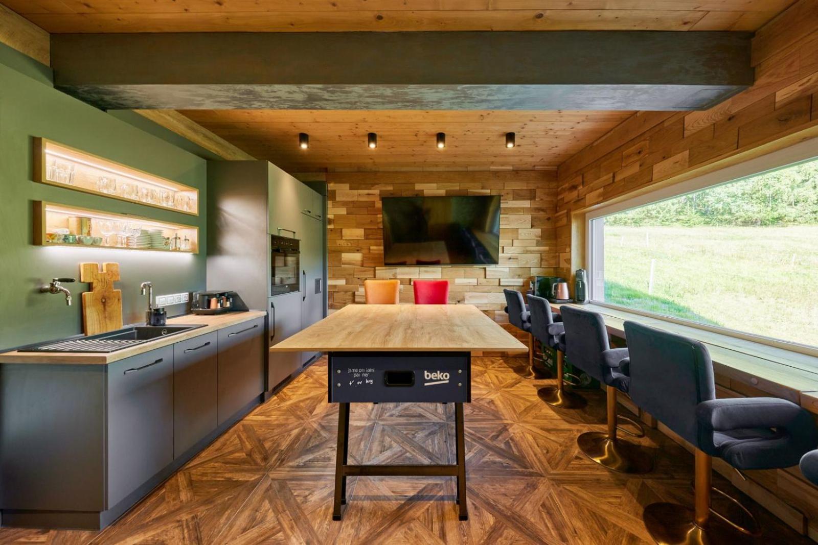 Urlas Apartments, 80m from ski slope, Dog friendly