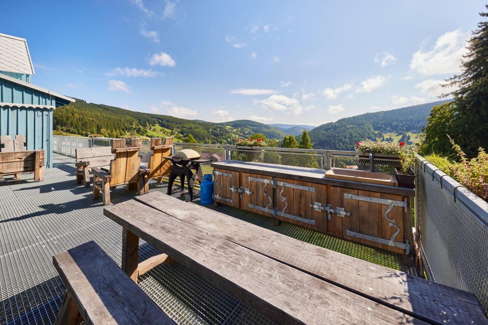 Urlas Apartments, 80m from ski slope, Dog friendly