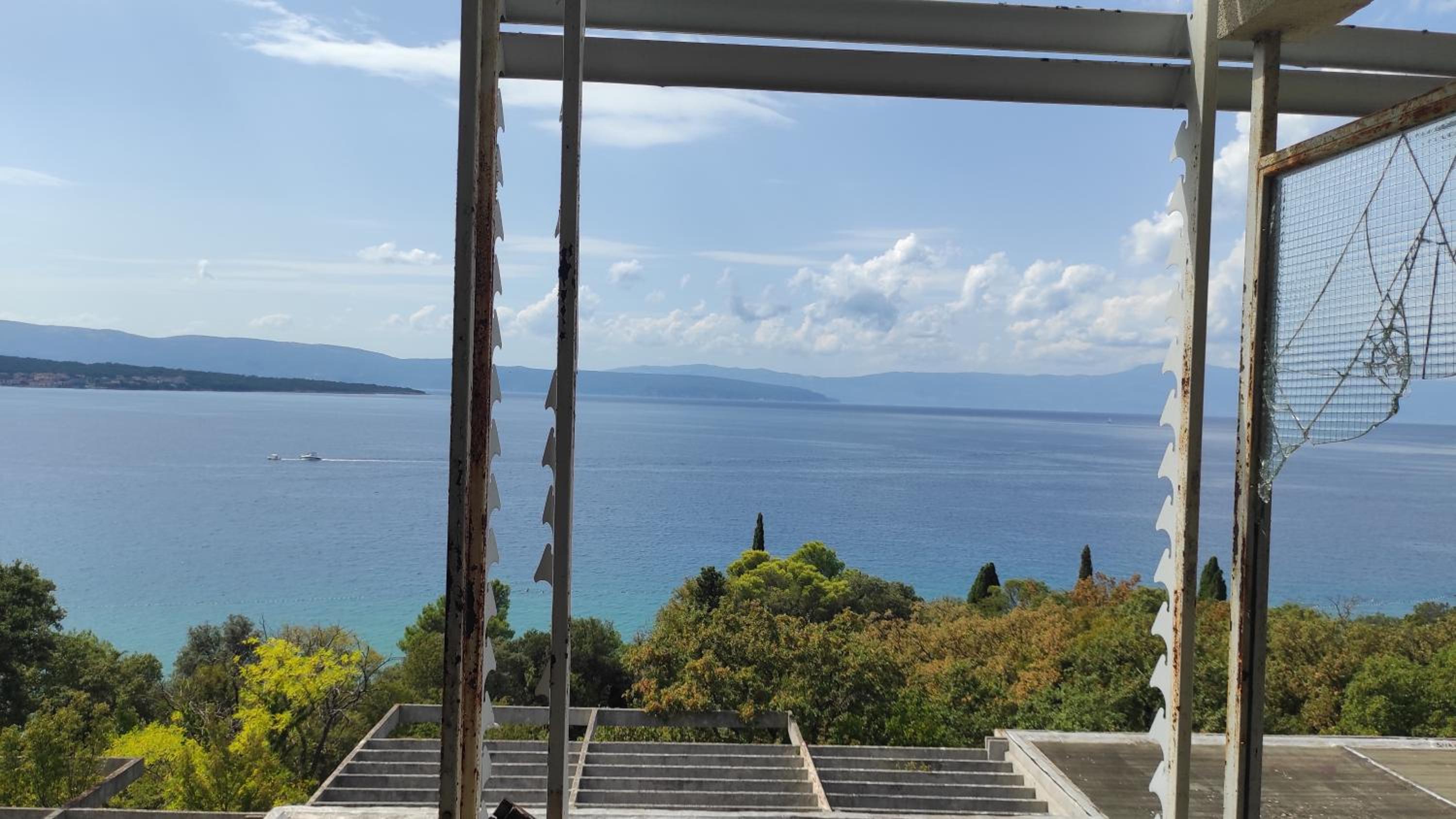 HALUDOVO virtual RUIN HOTEL and CAMPING view 2