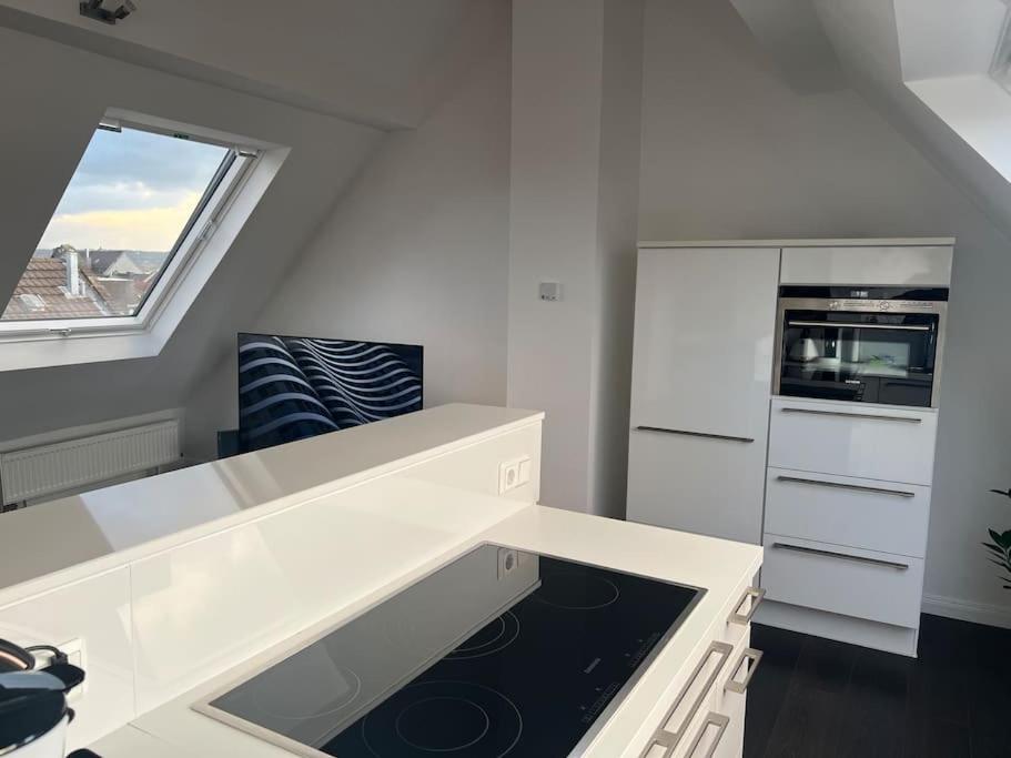 Neu Studio 13 nahe Bhf Siegburg, Netflix view 2