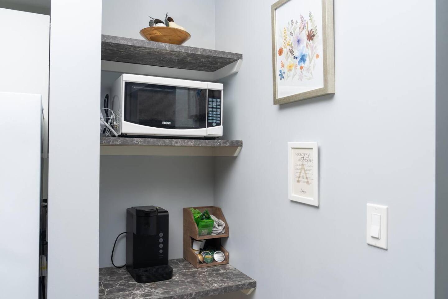 Private Cozy Room with Free Parking