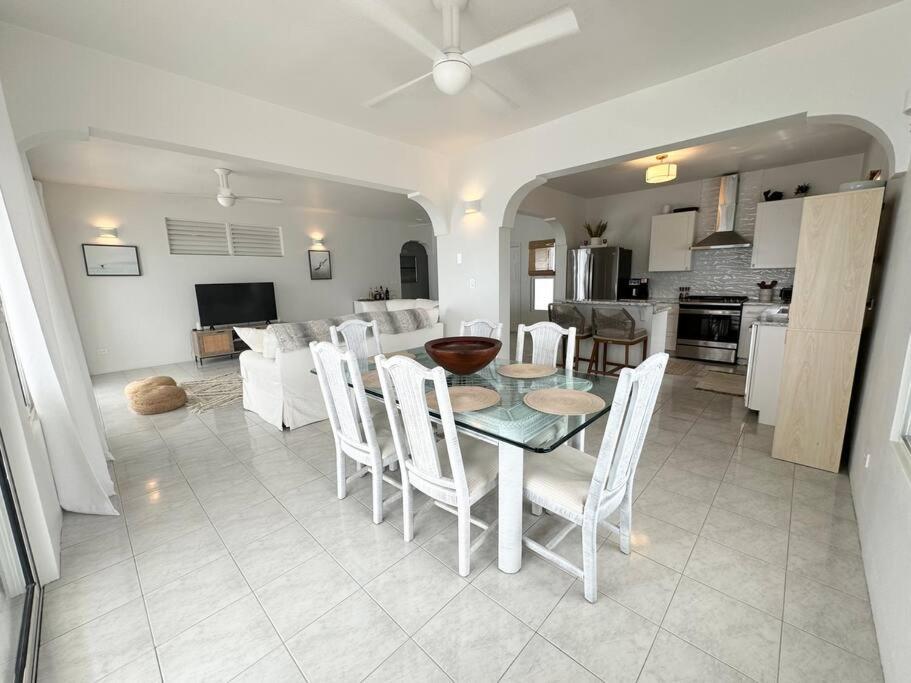 Beautiful Resort-Style Home !!!