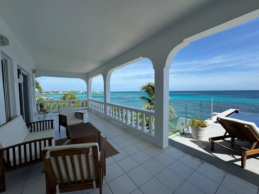 Beautiful Resort-Style Home !!!