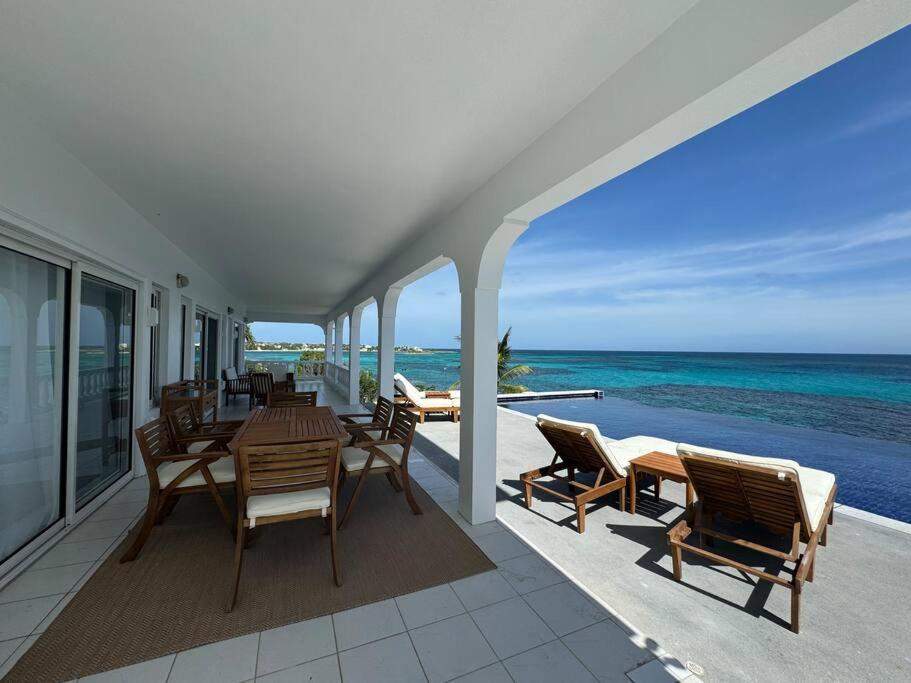 Beautiful Resort-Style Home !!!