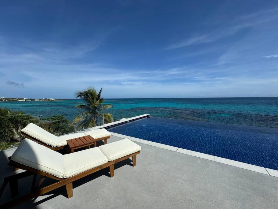 Beautiful Resort-Style Home !!!
