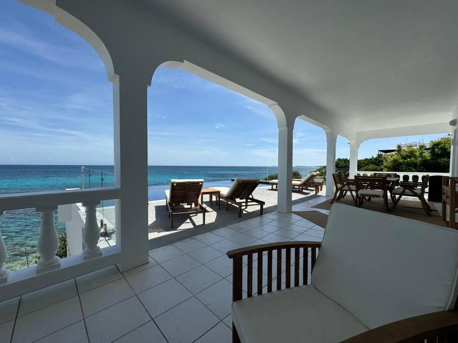 Beautiful Resort-Style Home !!!