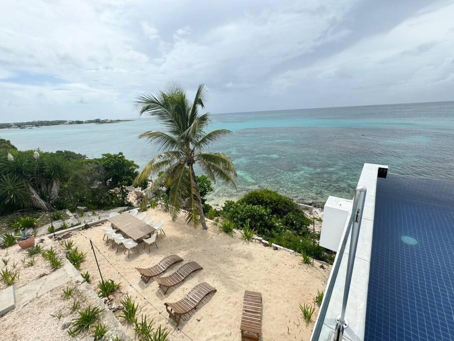 Beautiful Resort-Style Home !!!