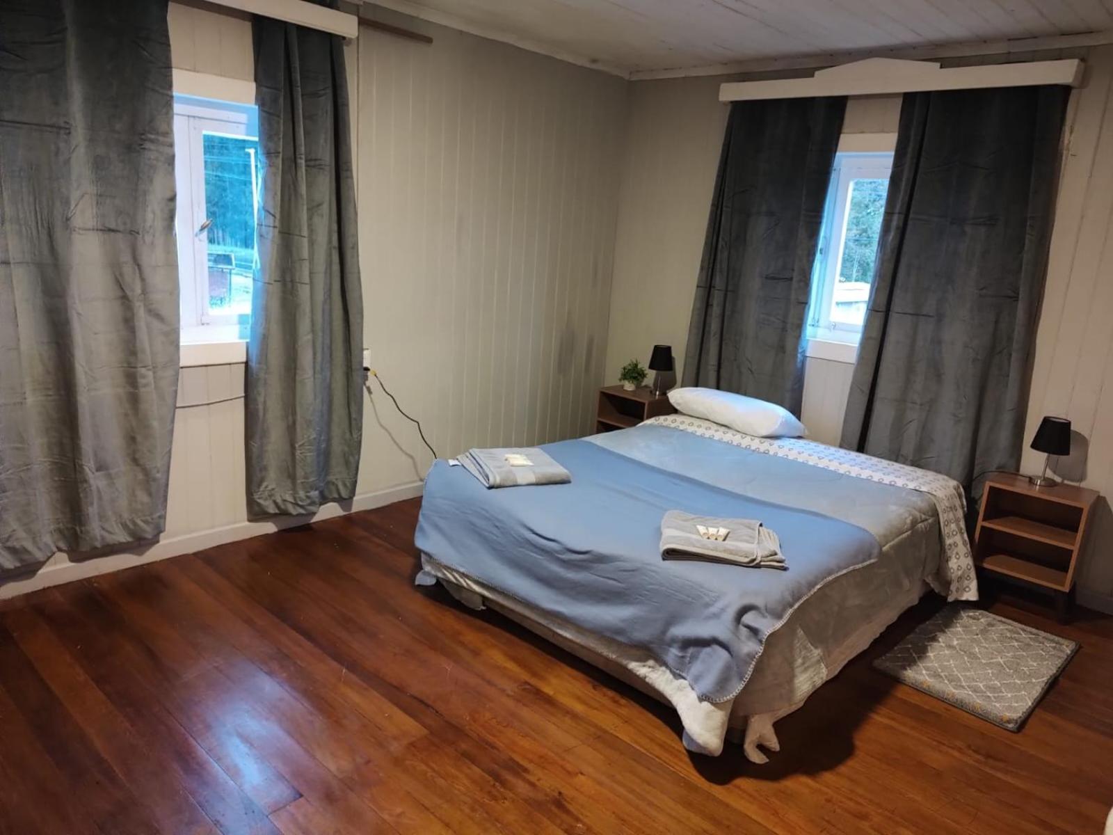 Hostal La Casona Ensenada con parking