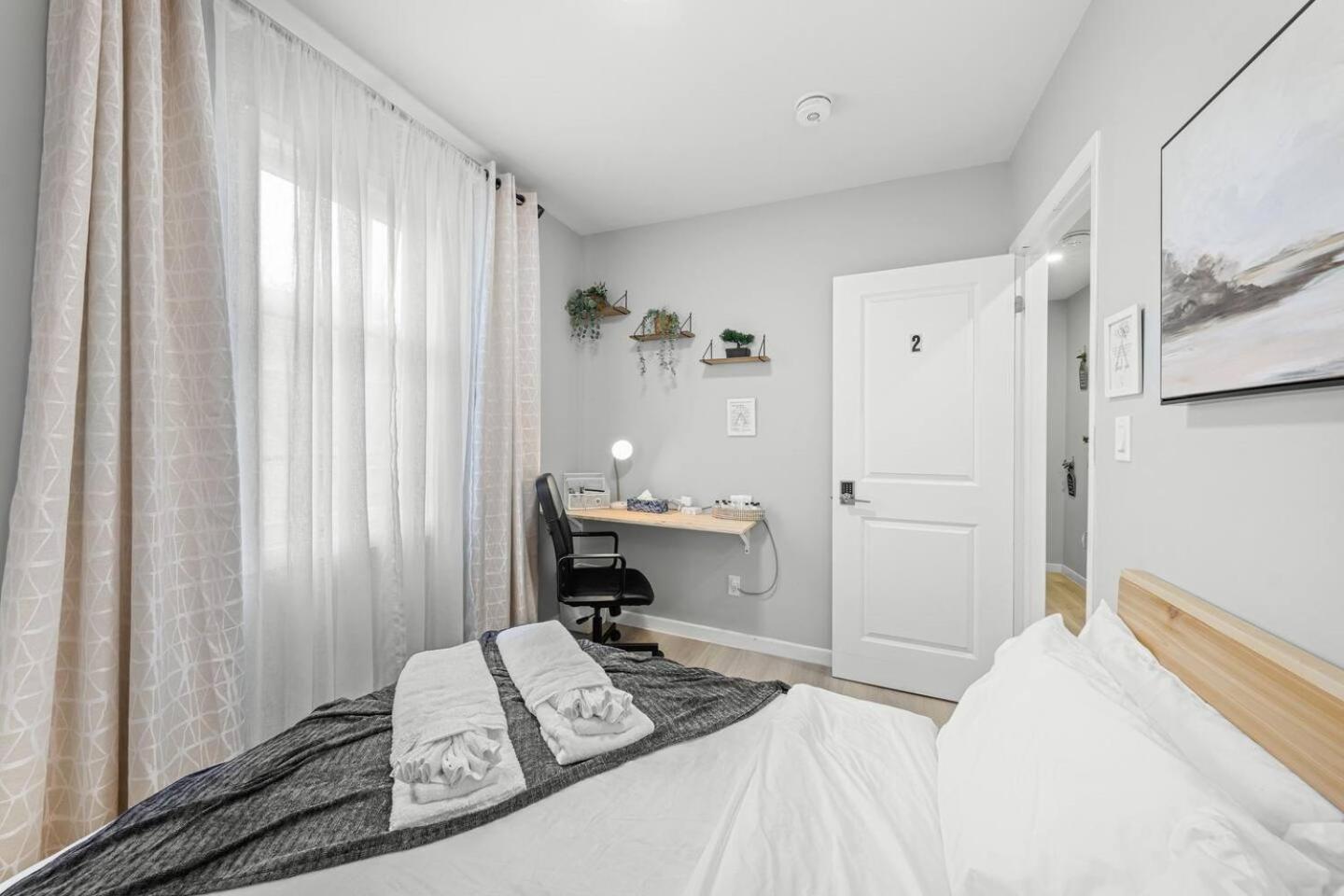 Private Cozy Room with Free Parking