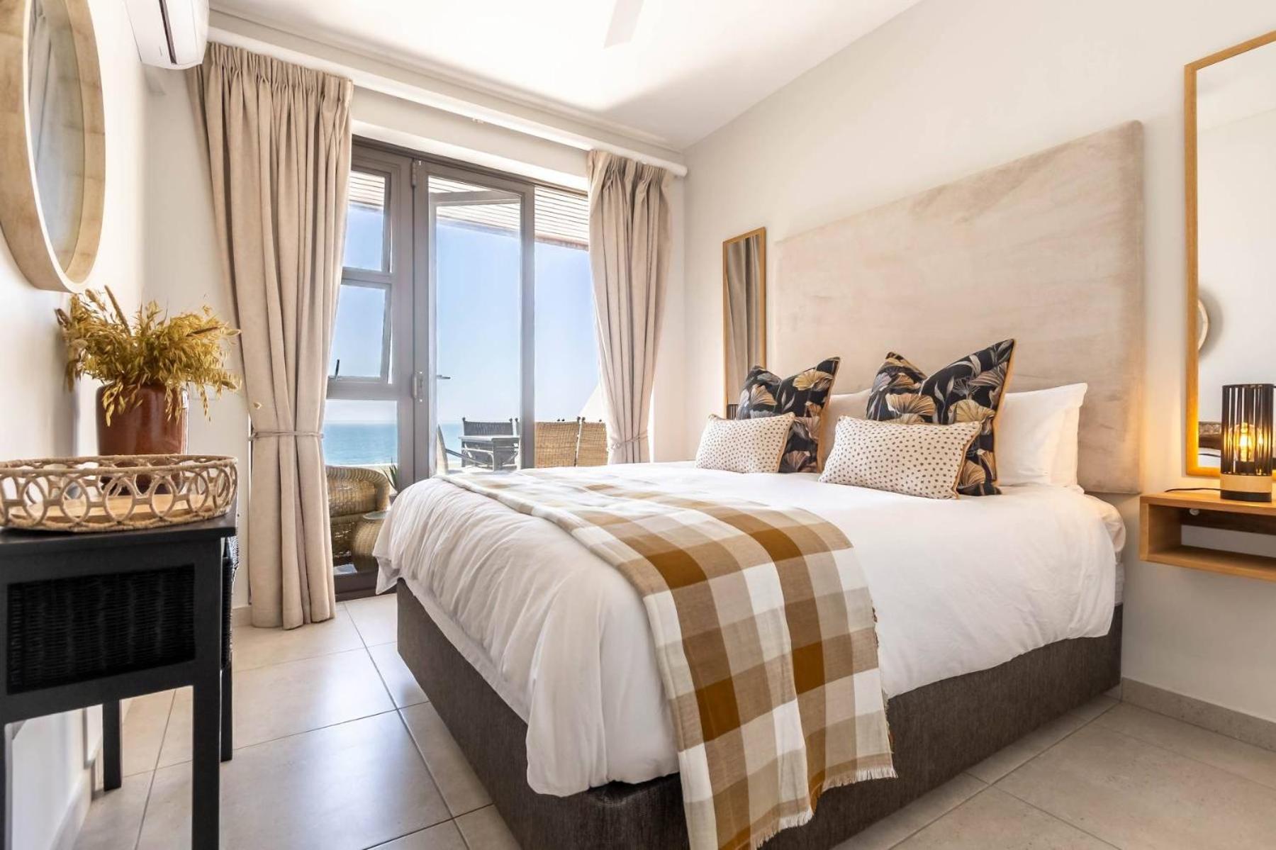Beachfront Apartments Shakas Rock - Chakas Terrace, Direct Access, Ocean Views