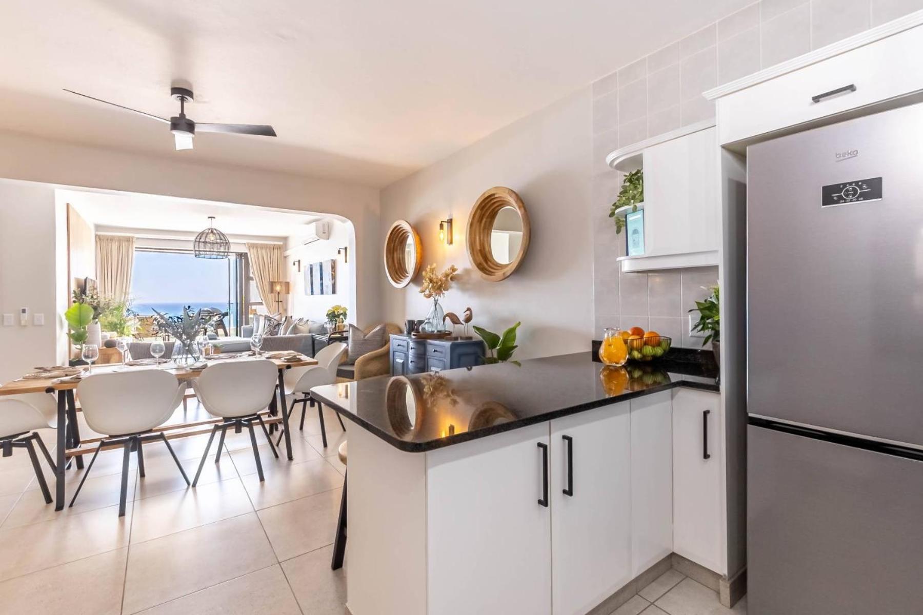 Beachfront Apartments Shakas Rock - Chakas Terrace, Direct Access, Ocean Views