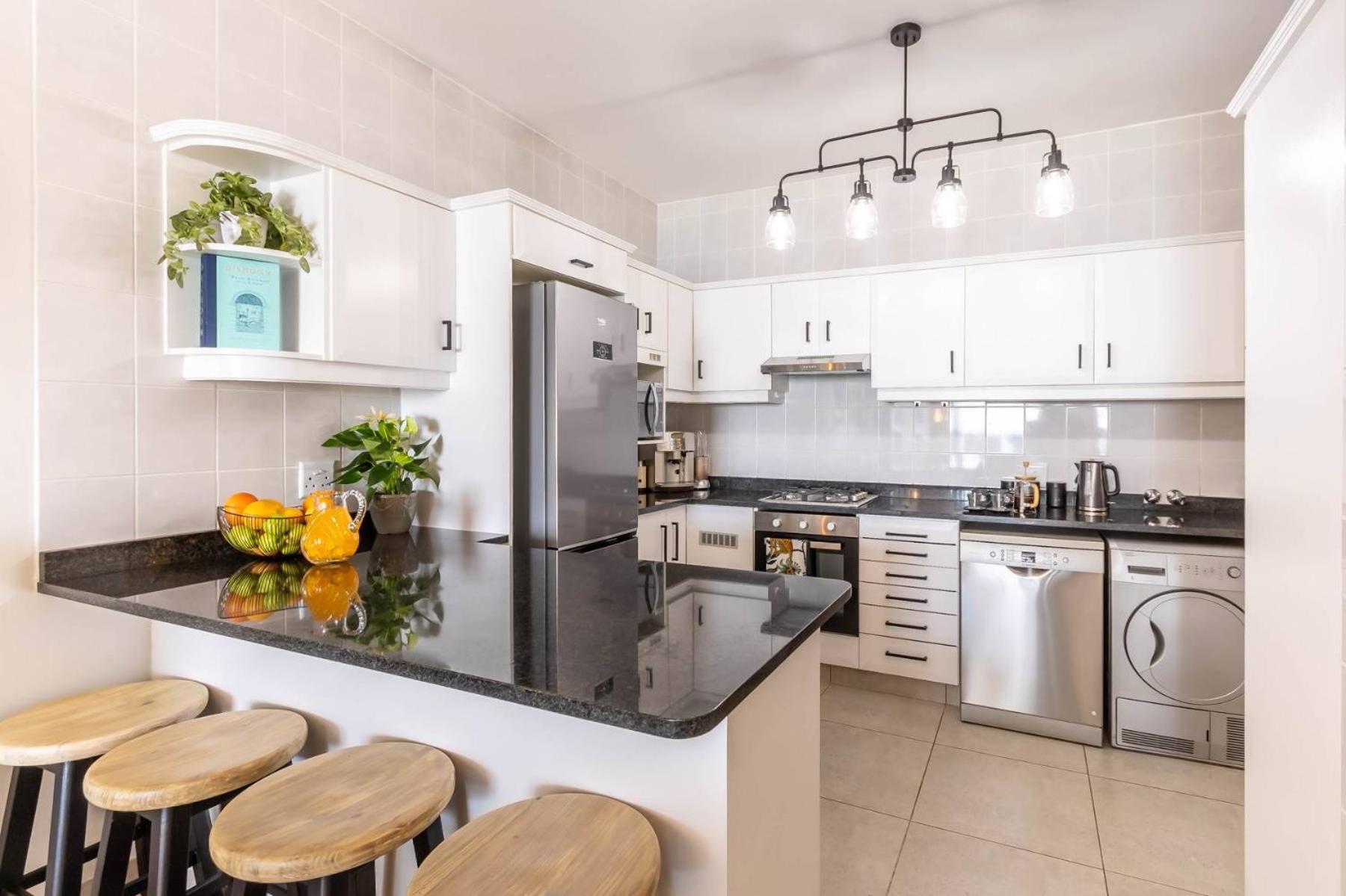 Beachfront Apartments Shakas Rock - Chakas Terrace, Direct Access, Ocean Views