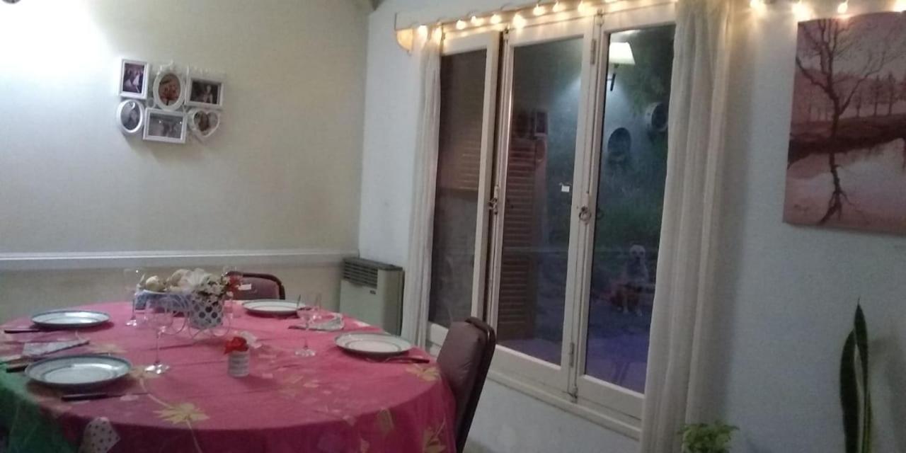 Chalet para 8 o 9 personas, pegado al Bosque Peralta Ramos y a 10 cuadras de las mejores playas del sur de Mar del Plata