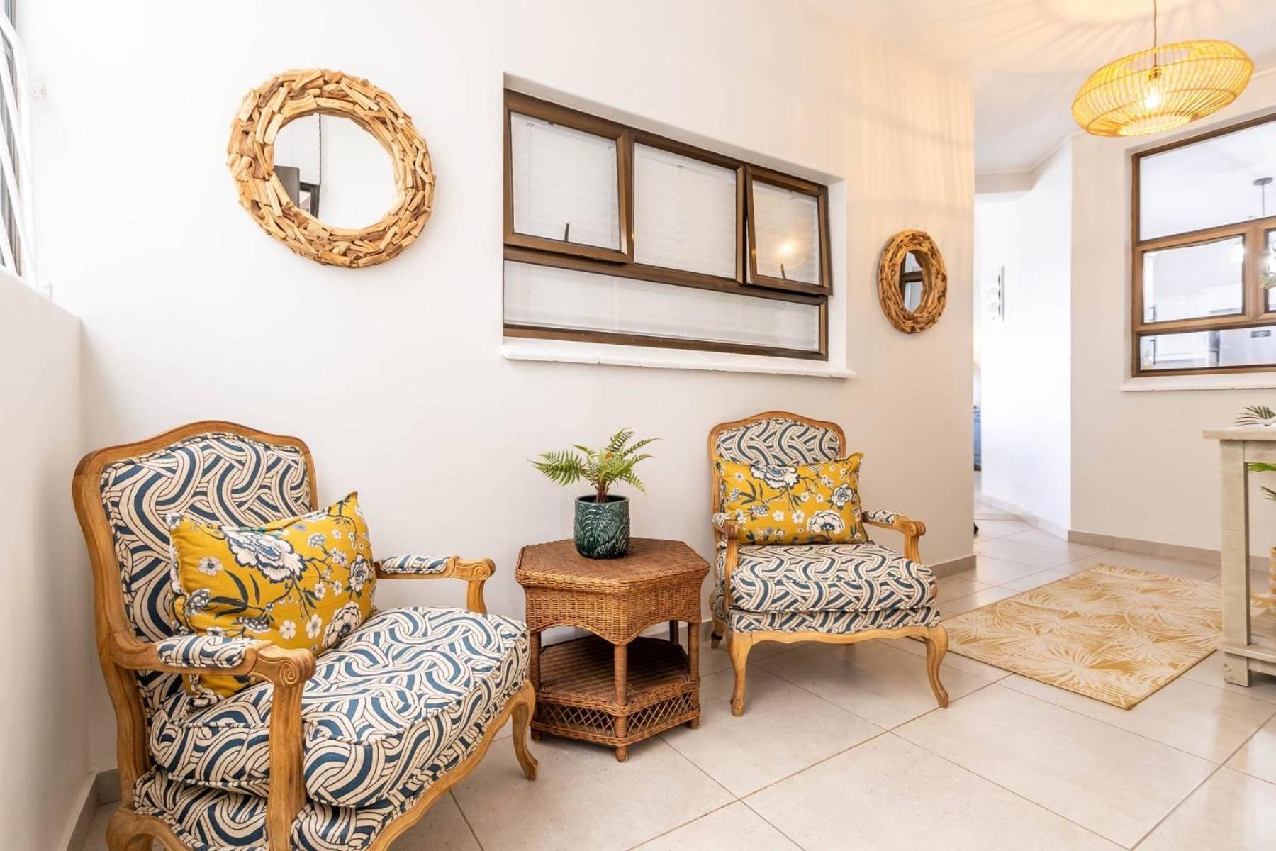 Beachfront Apartments Shakas Rock - Chakas Terrace, Direct Access, Ocean Views