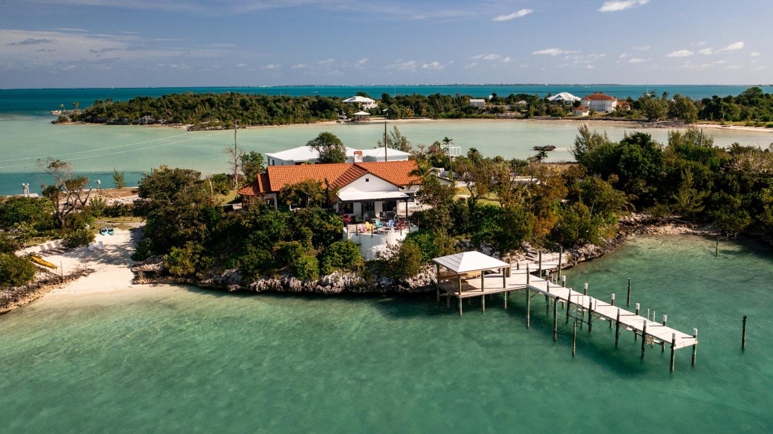 Abacos Vacations - Harbour Beach Villa - large dock  great views! - Property Image 1