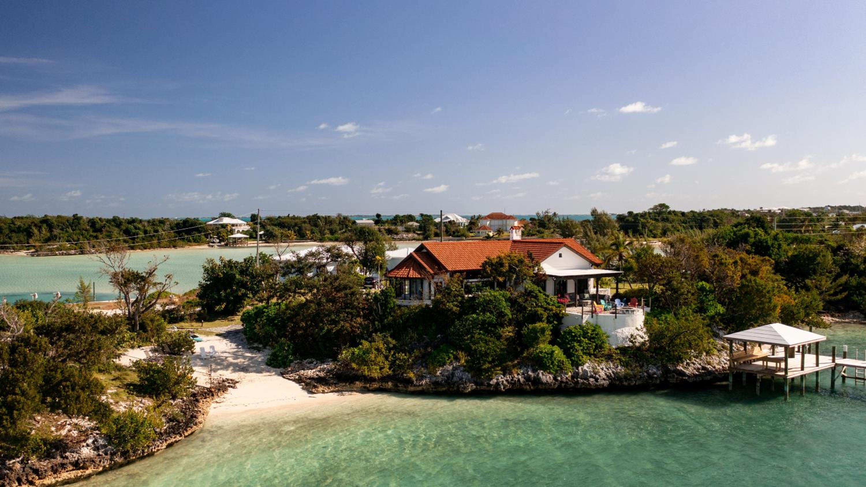 Harbour Beach Villa - large dock & great views!