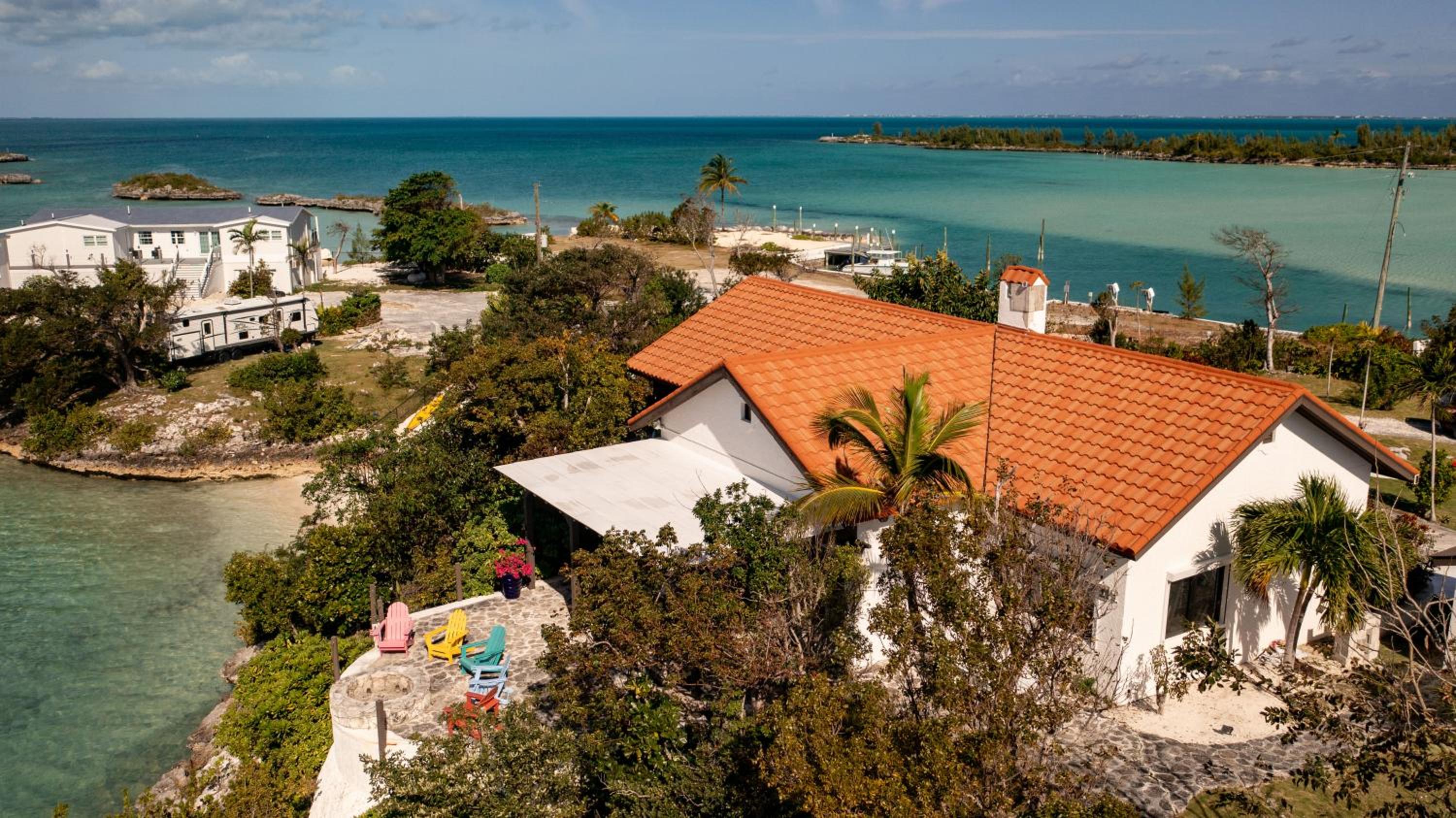 Harbour Beach Villa - large dock & great views!