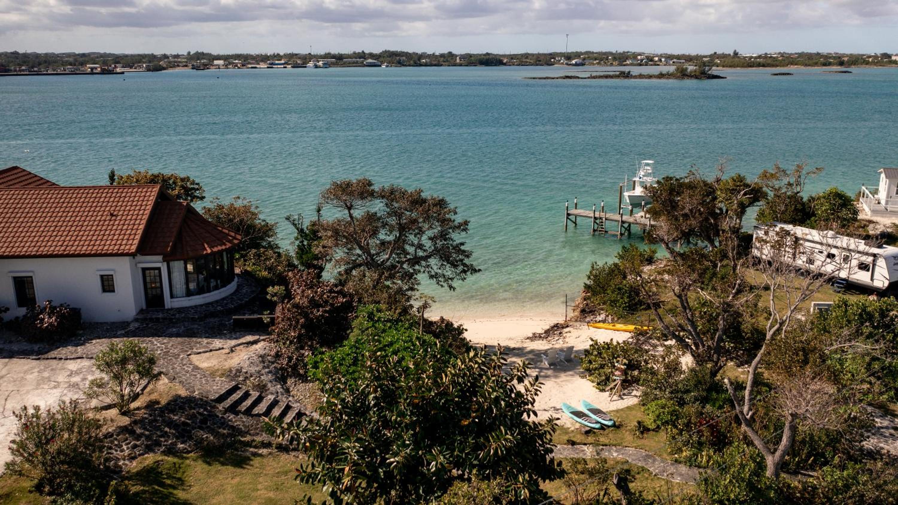Harbour Beach Villa - large dock & great views!