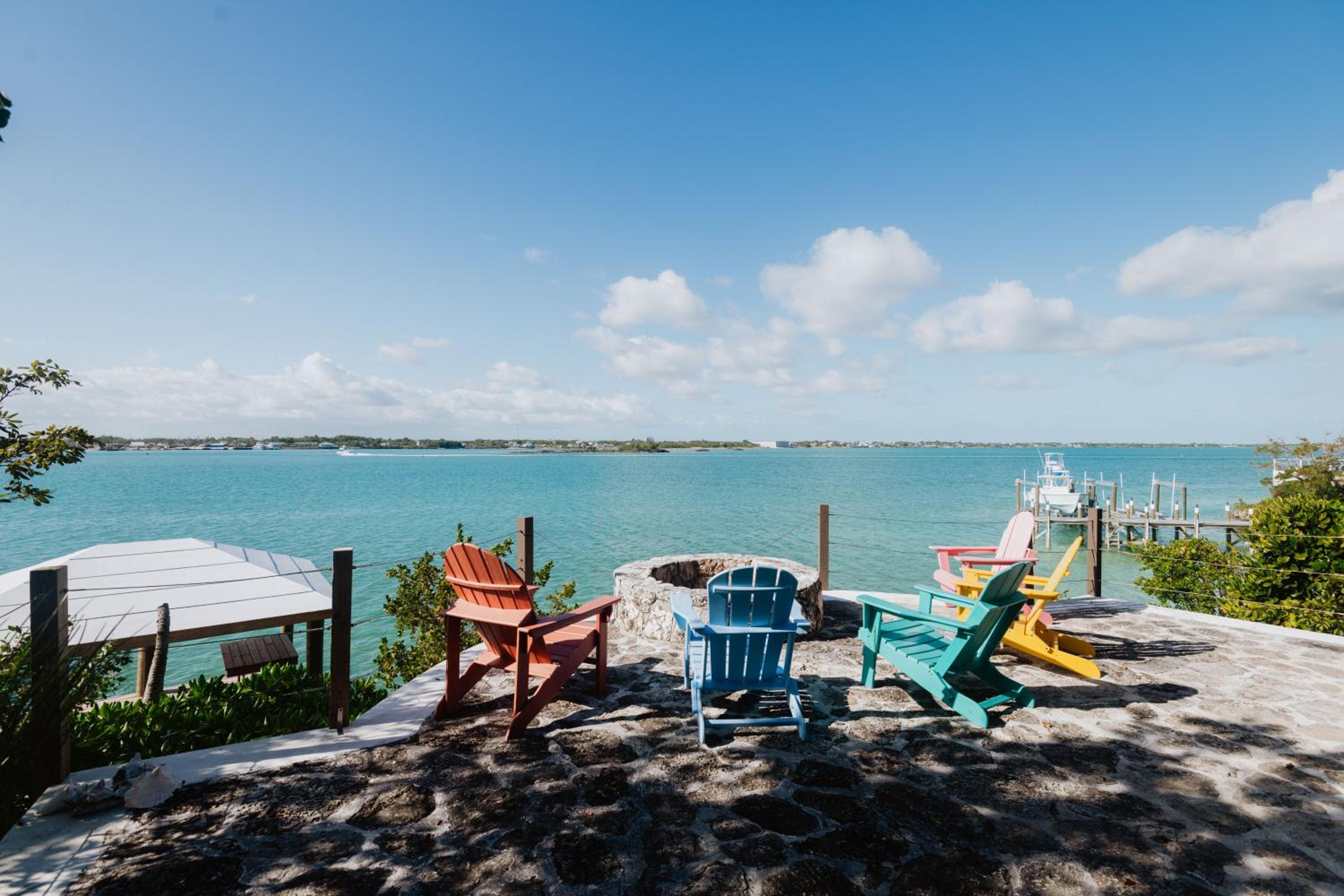 Harbour Beach Villa - large dock & great views!