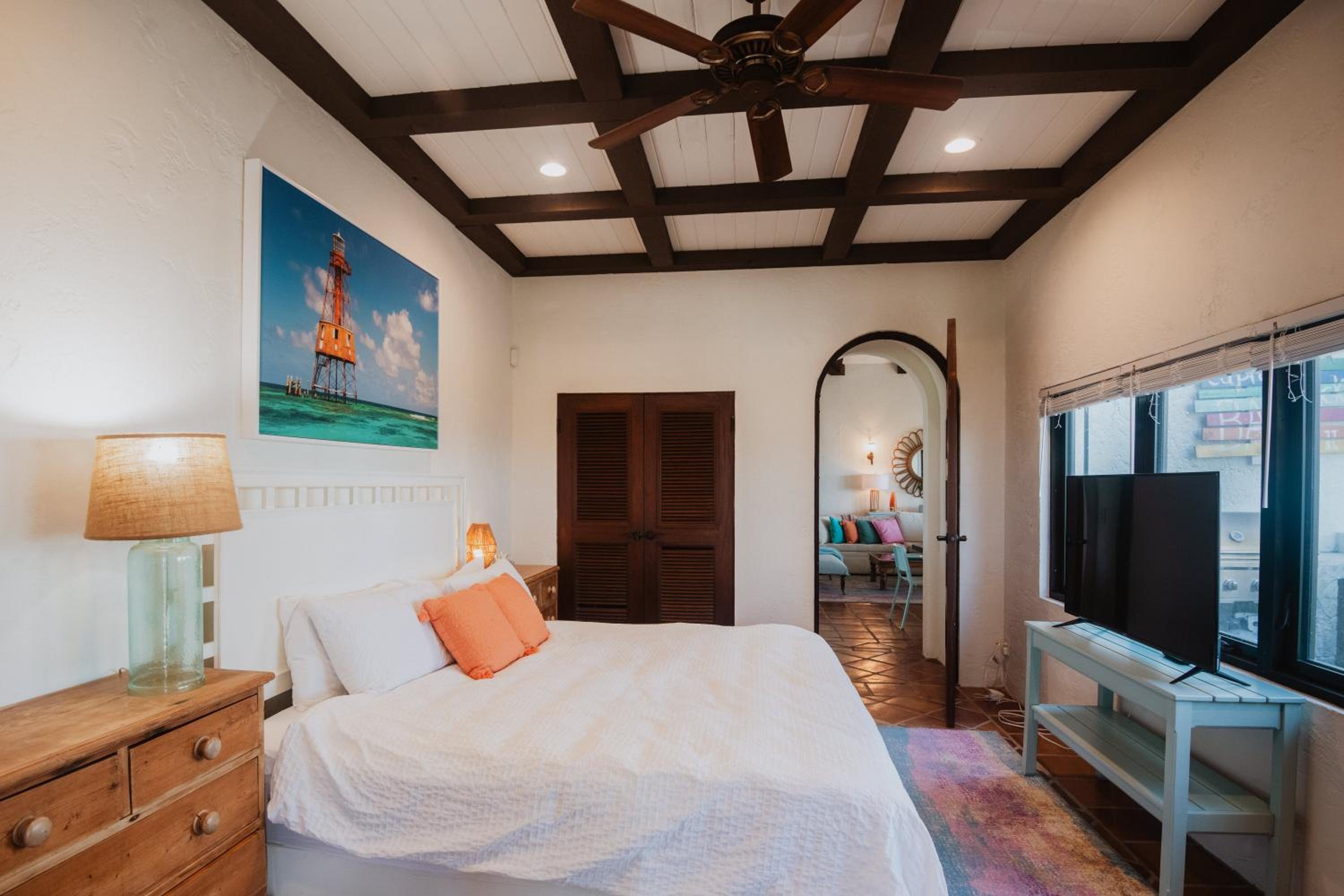 Harbour Beach Villa - large dock & great views!