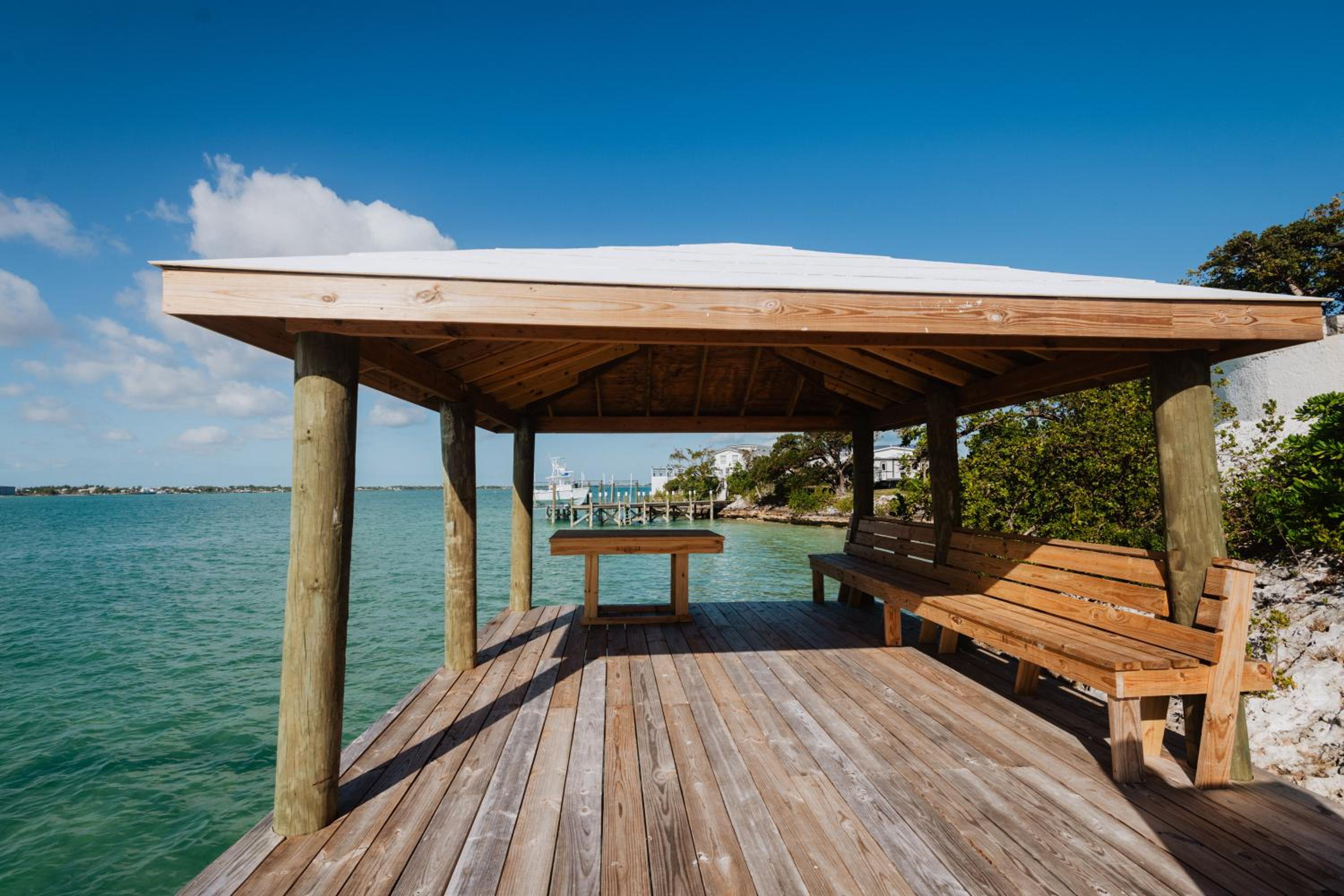 Harbour Beach Villa - large dock & great views!