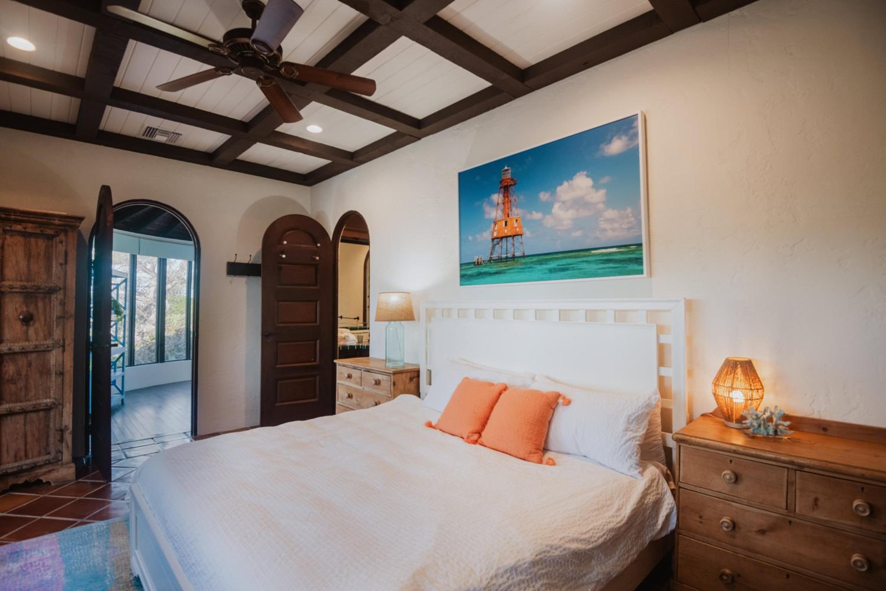 Harbour Beach Villa - large dock & great views!