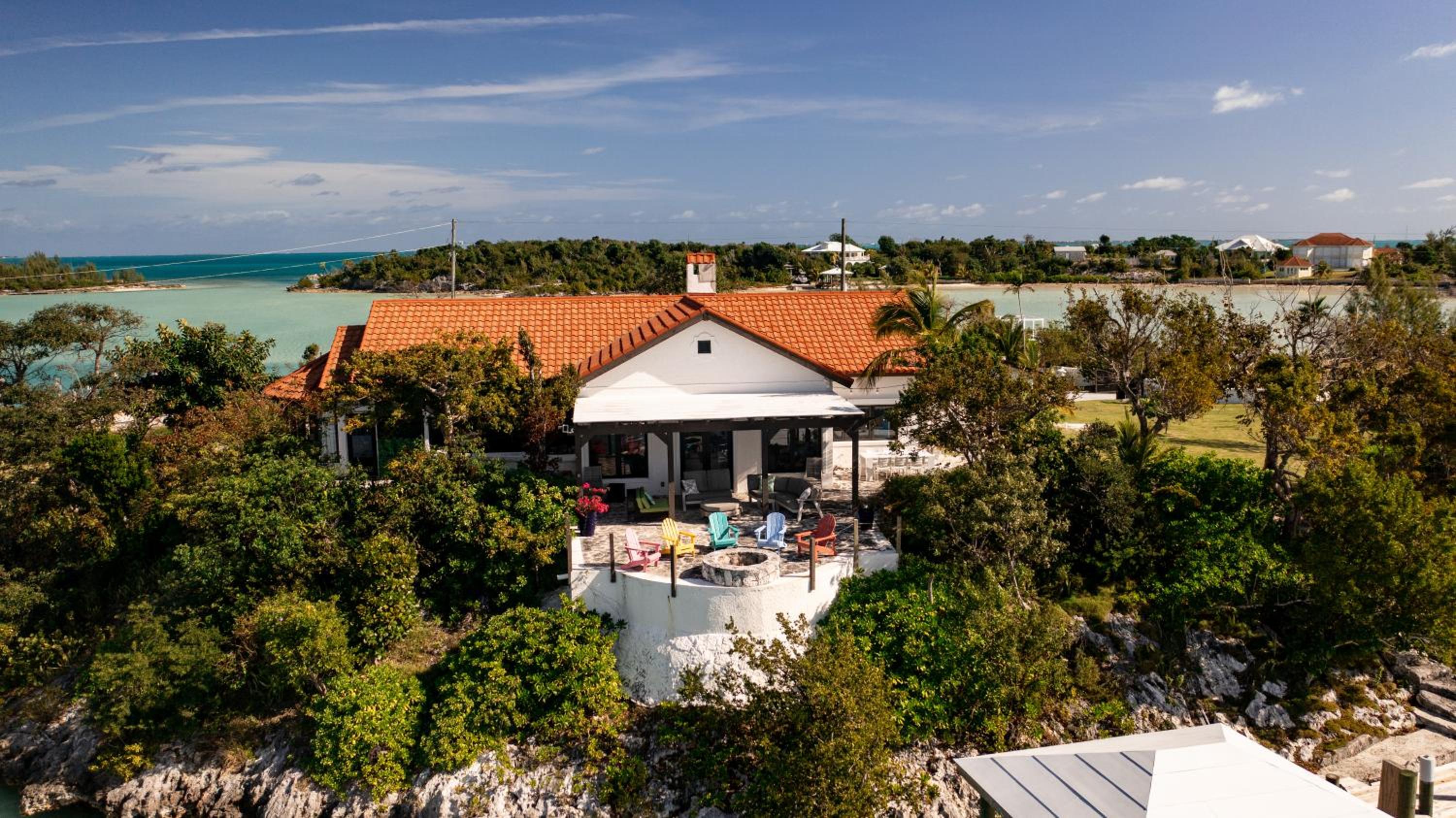 Harbour Beach Villa - large dock & great views!