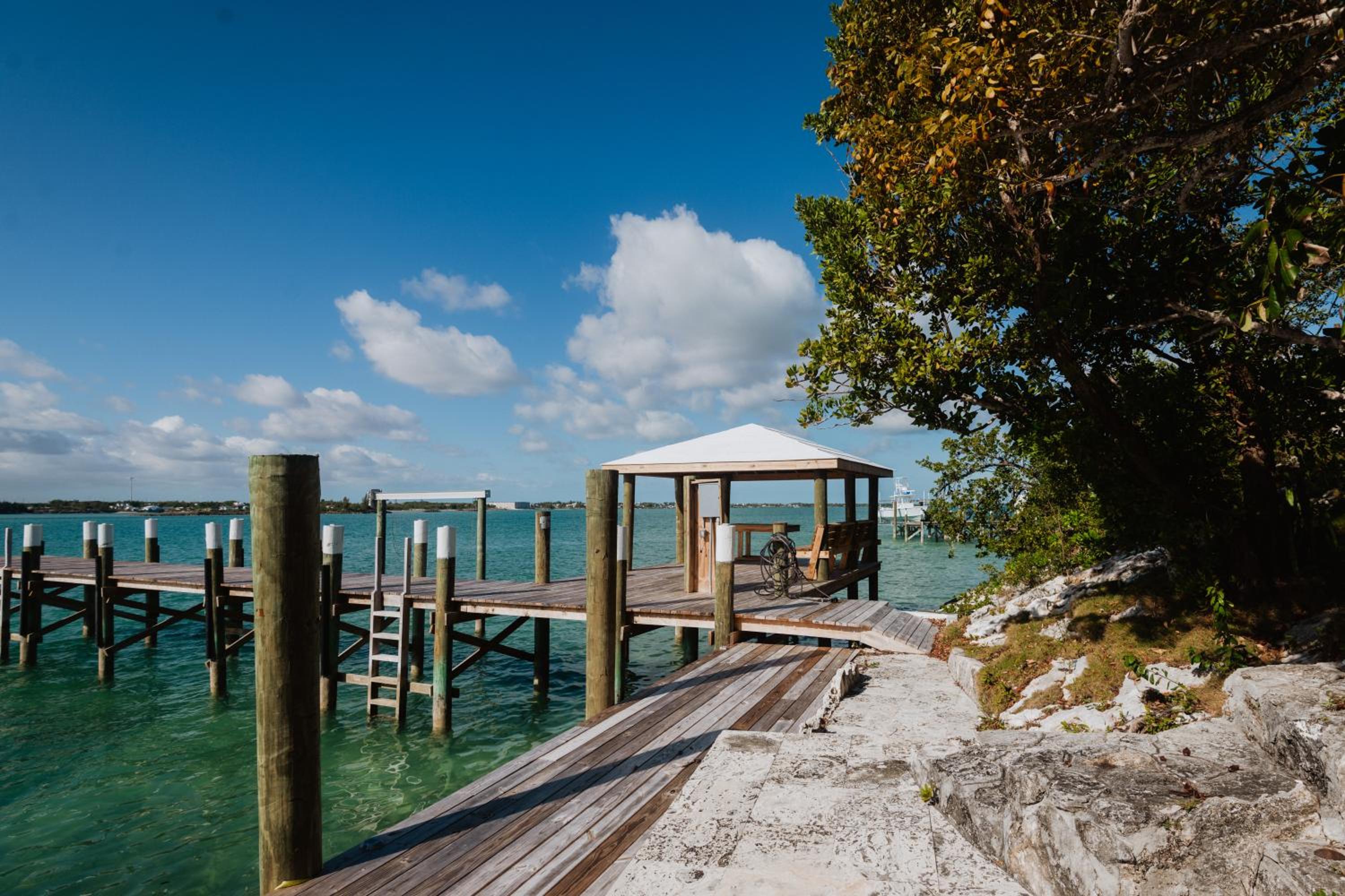 Harbour Beach Villa - large dock & great views!