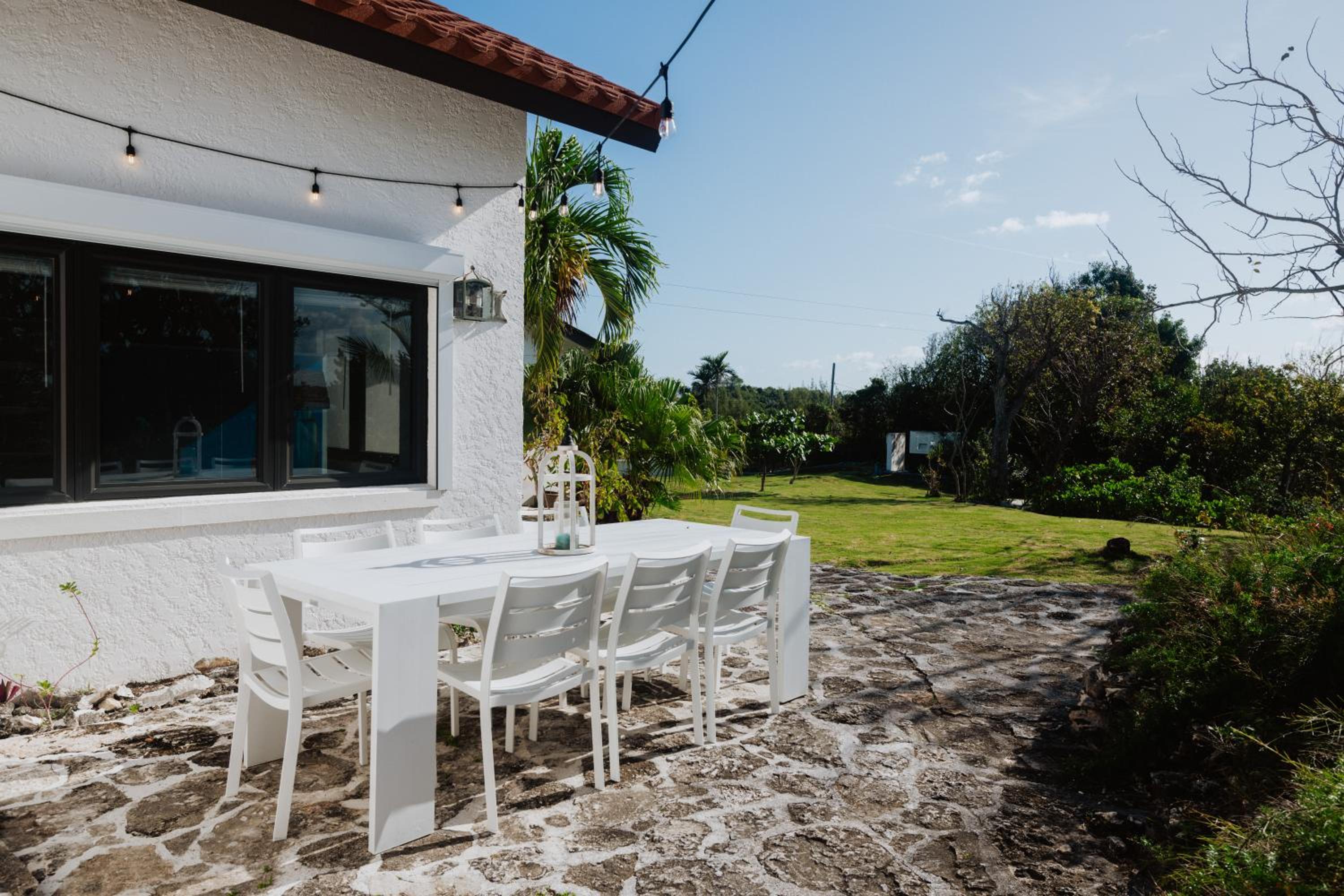 Harbour Beach Villa - large dock & great views!
