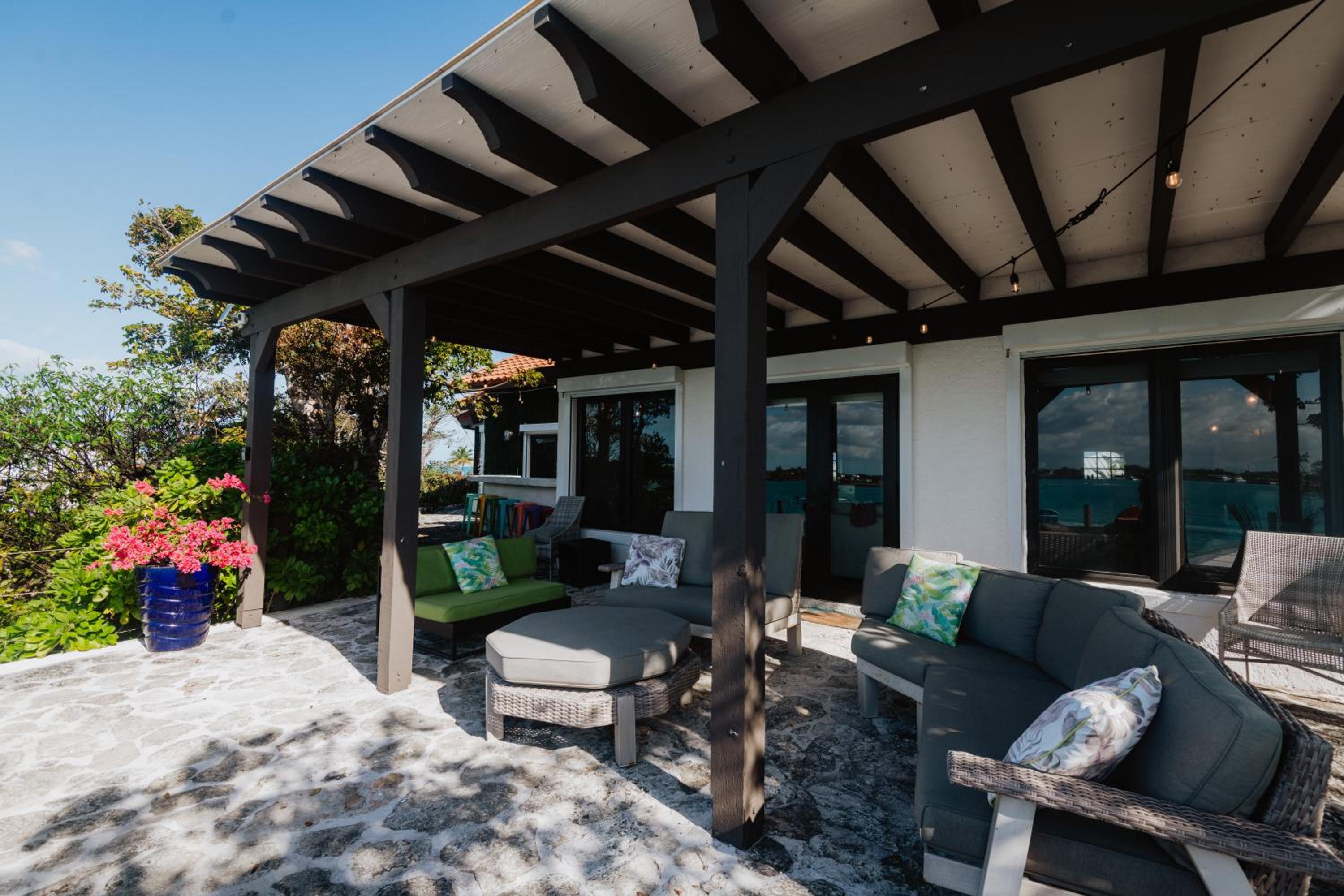 Harbour Beach Villa - large dock & great views!
