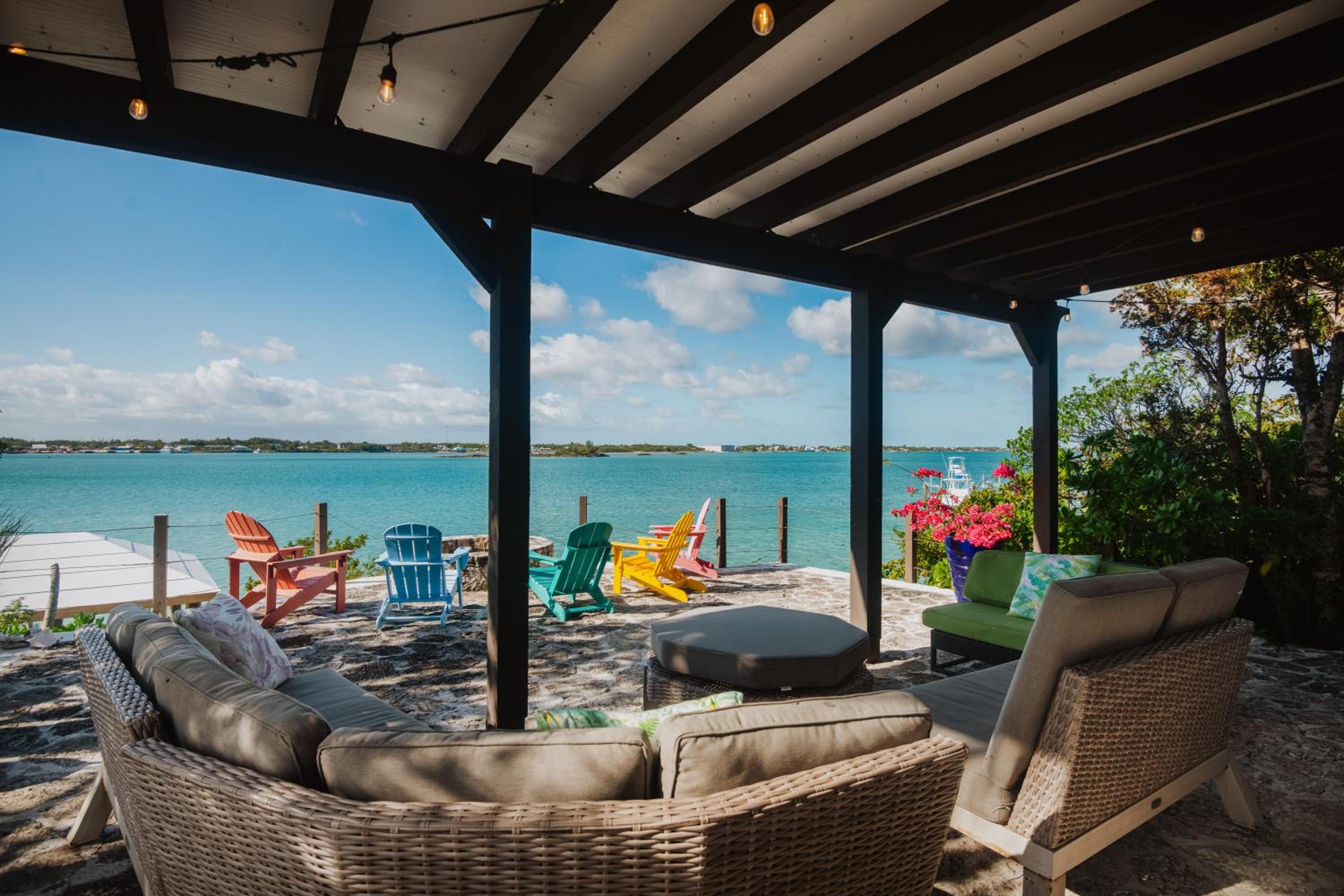 Harbour Beach Villa - large dock & great views!
