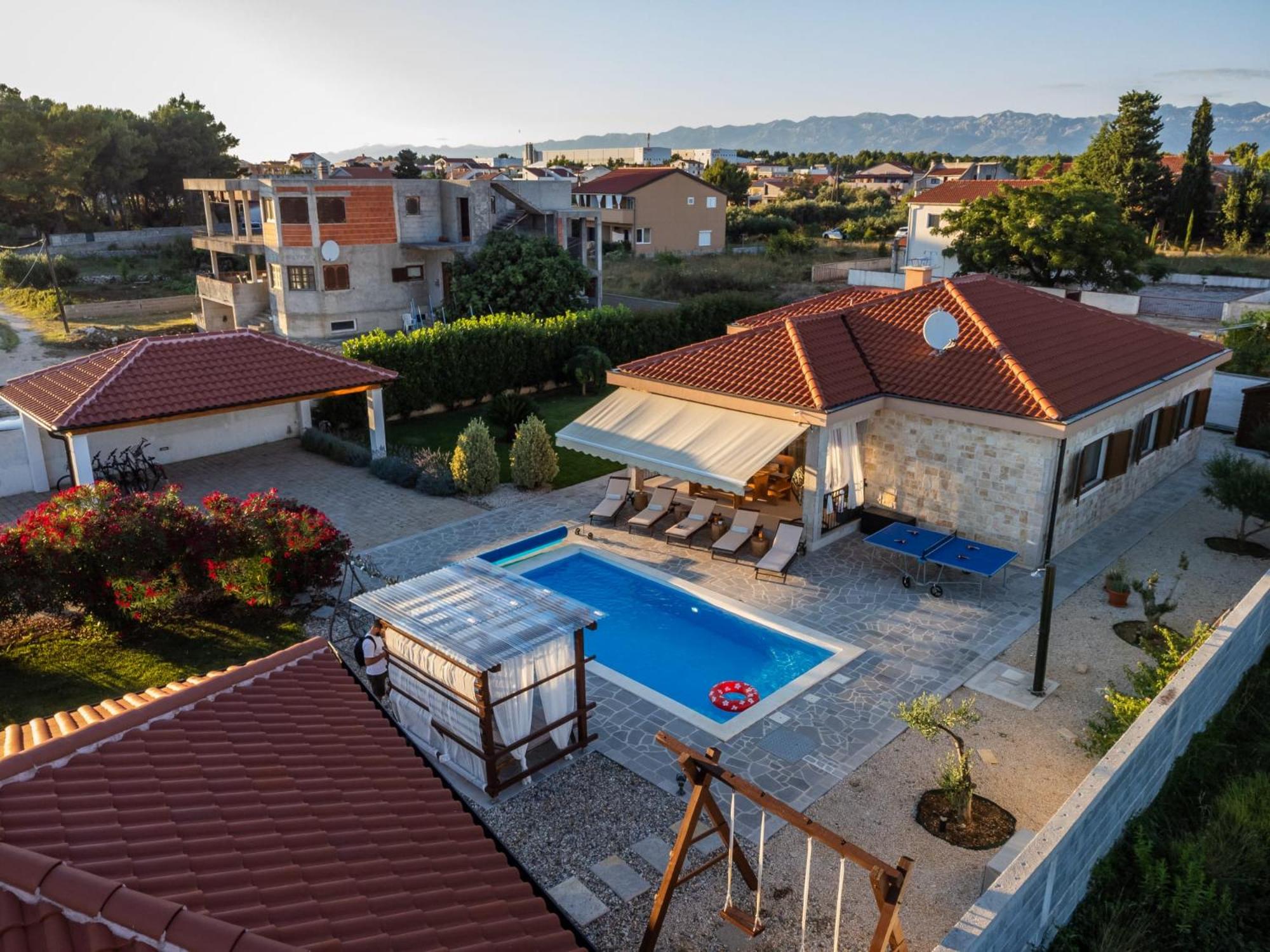 Villa Mlb with heated pool, sauna and jacuzzi view 3