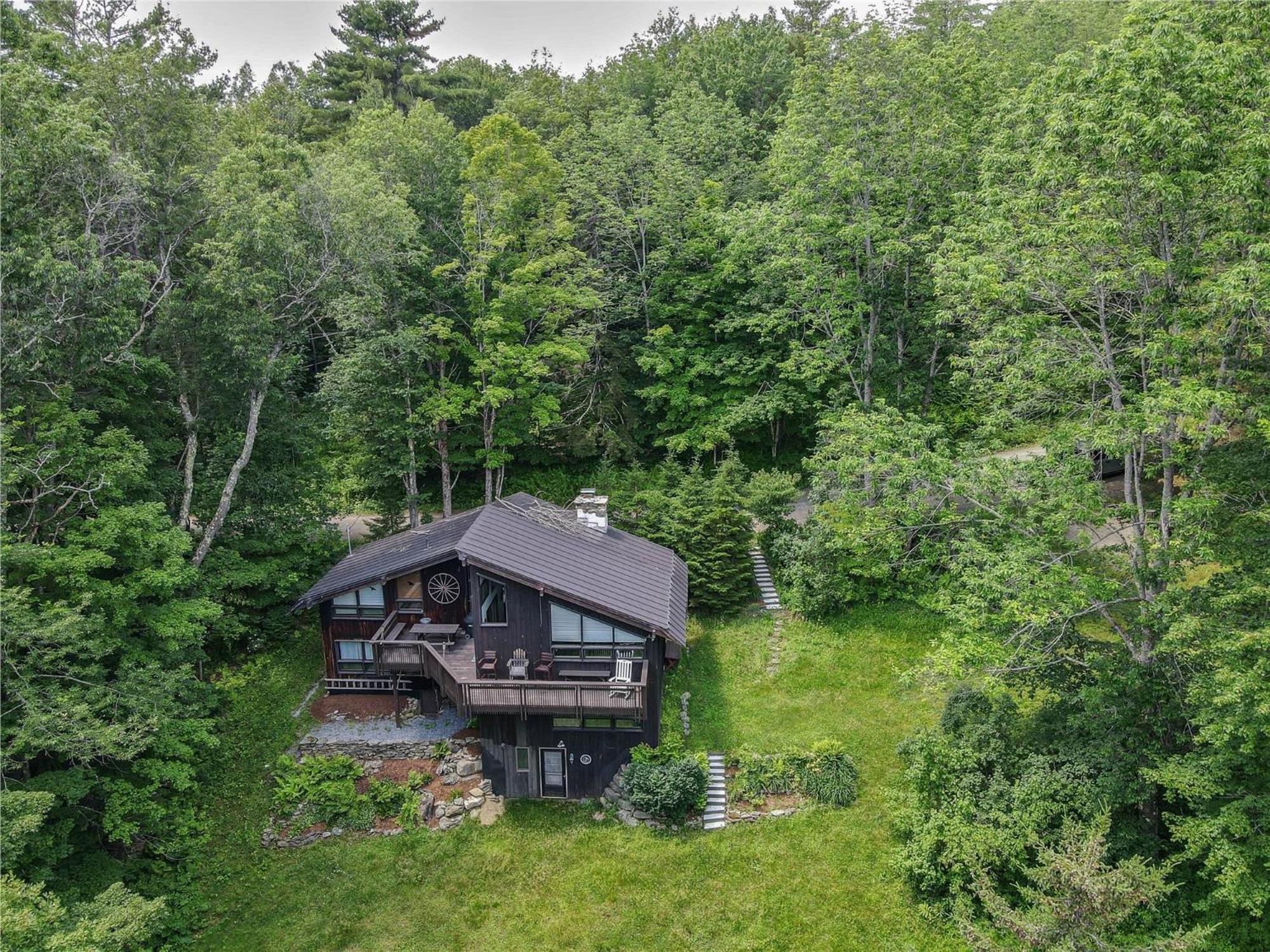Perfect secluded 3 bedroom cozy getaway home Hawk Landing