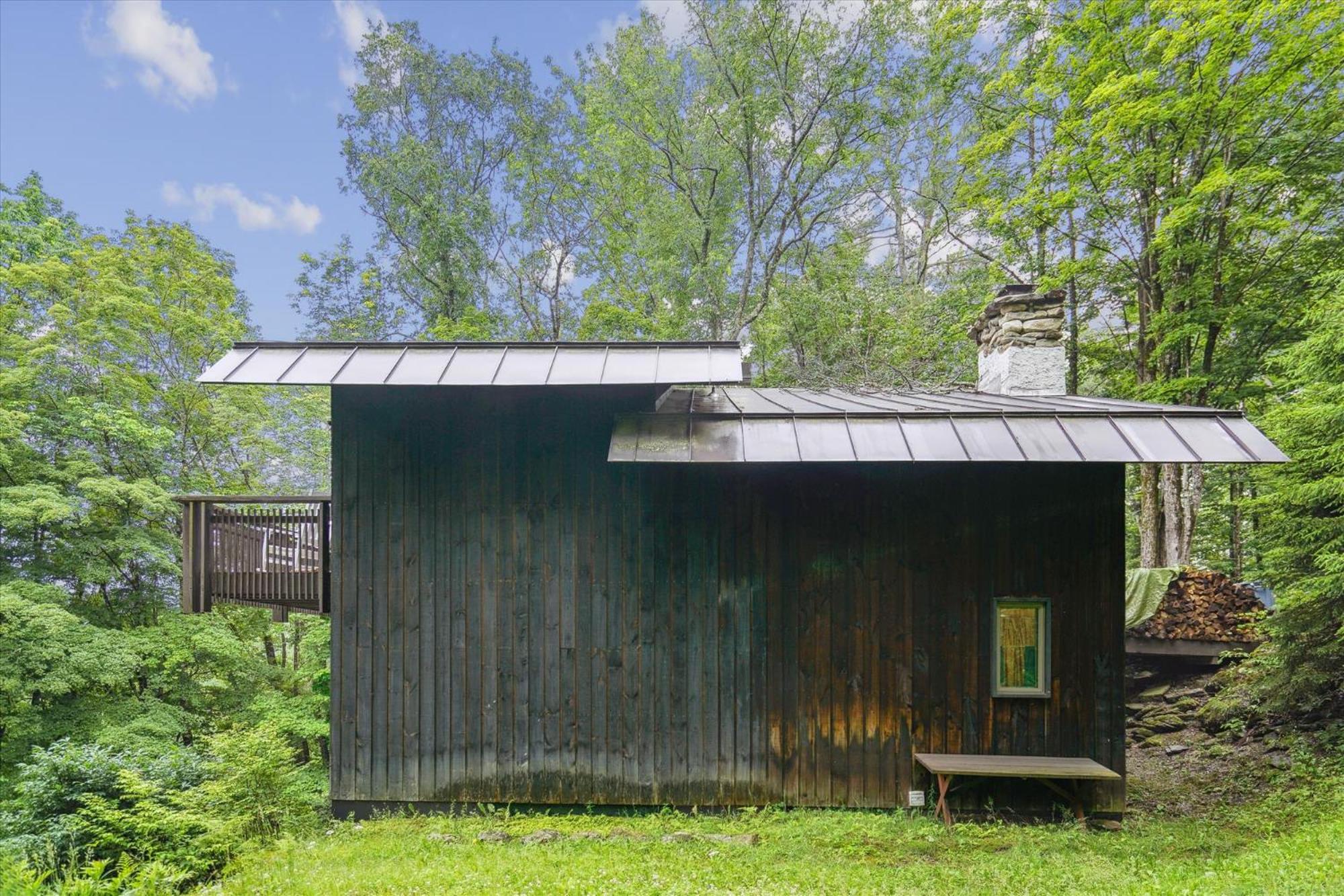 Perfect secluded 3 bedroom cozy getaway home Hawk Landing