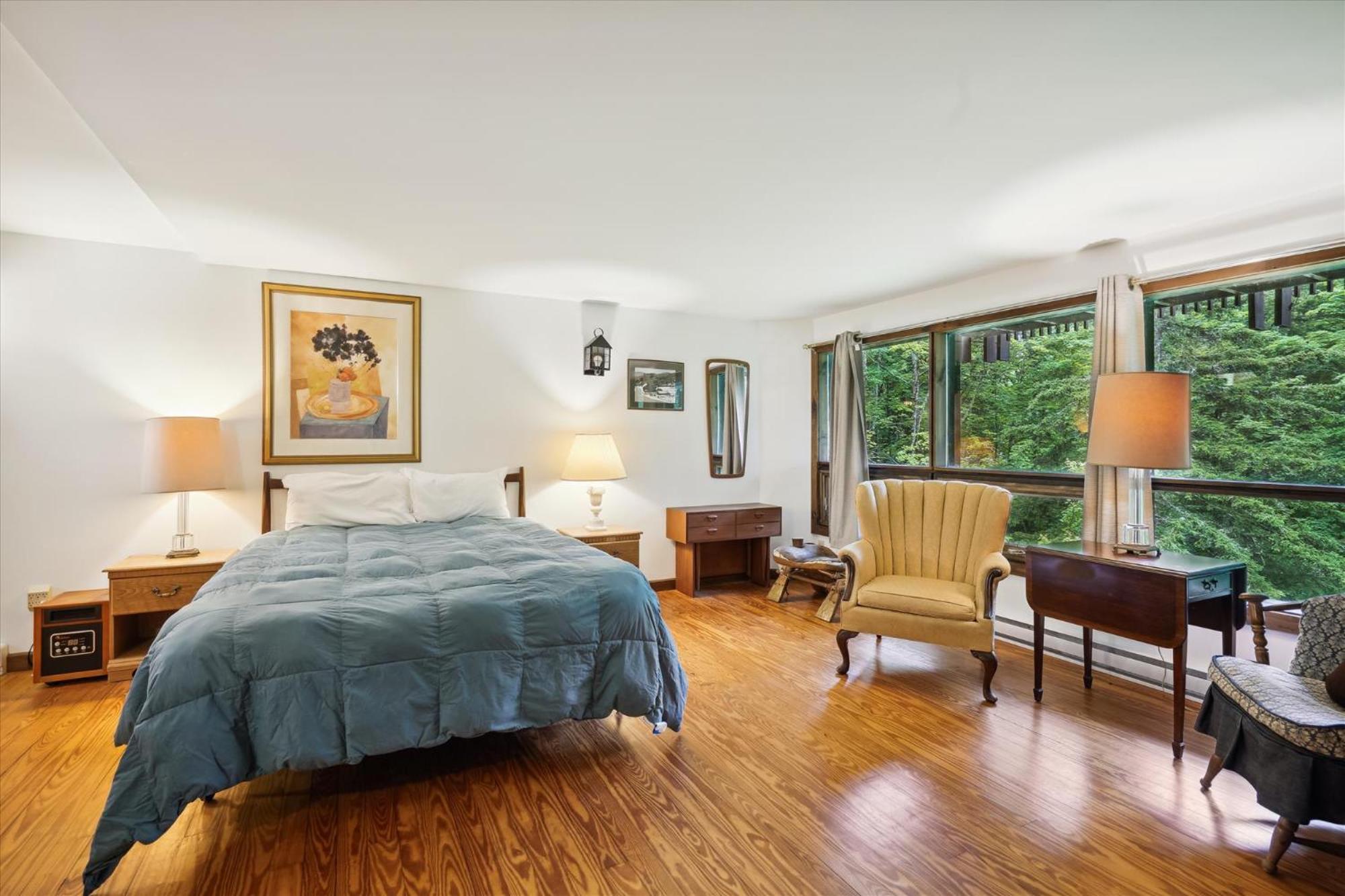 Perfect secluded 3 bedroom cozy getaway home Hawk Landing