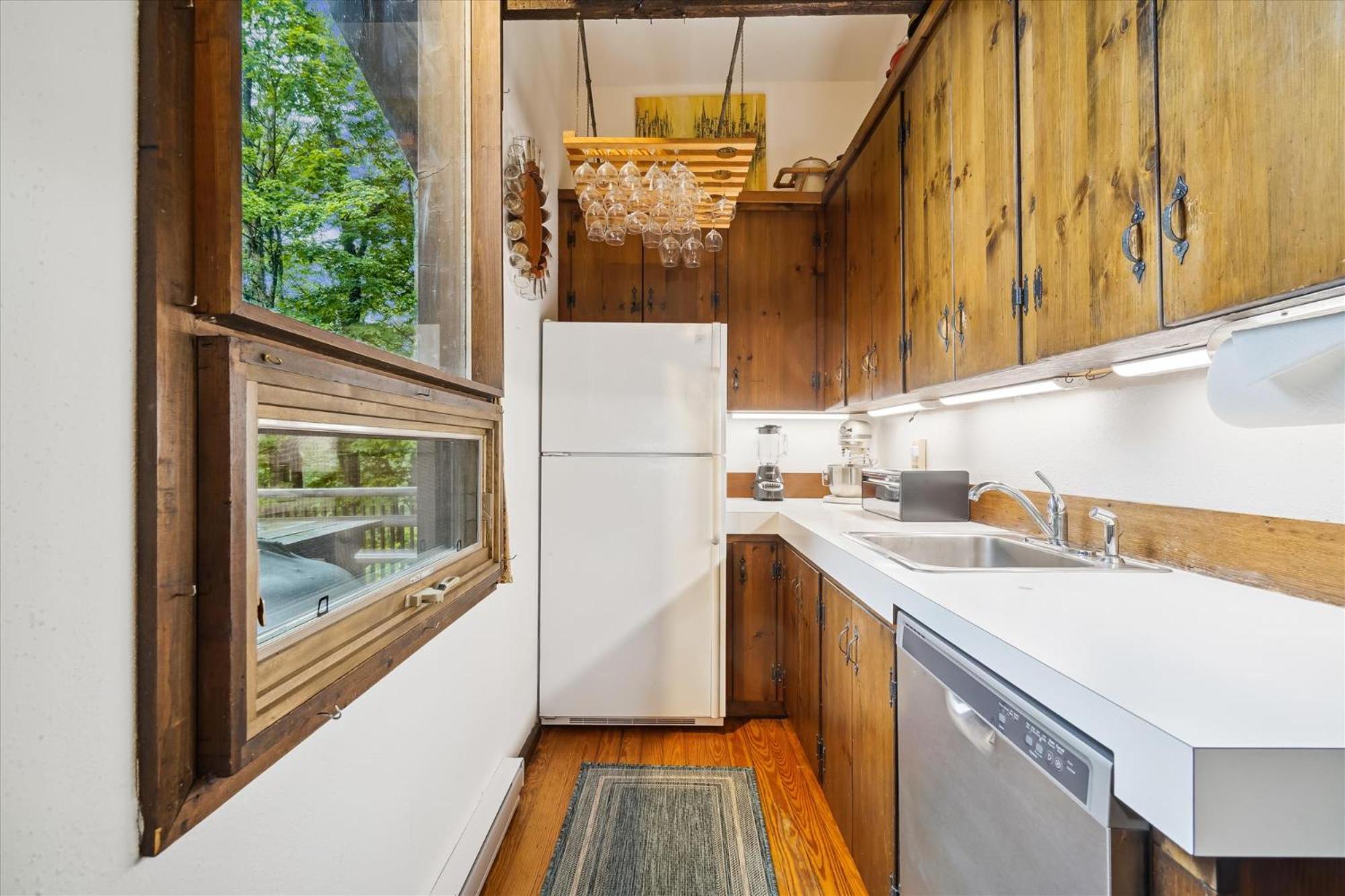 Perfect secluded 3 bedroom cozy getaway home Hawk Landing