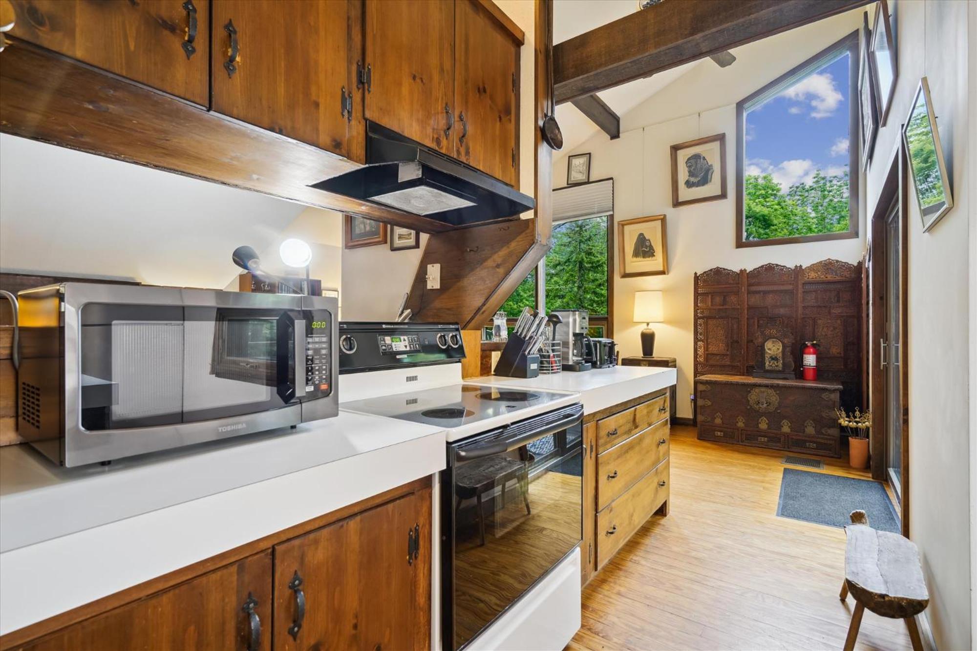 Perfect secluded 3 bedroom cozy getaway home Hawk Landing