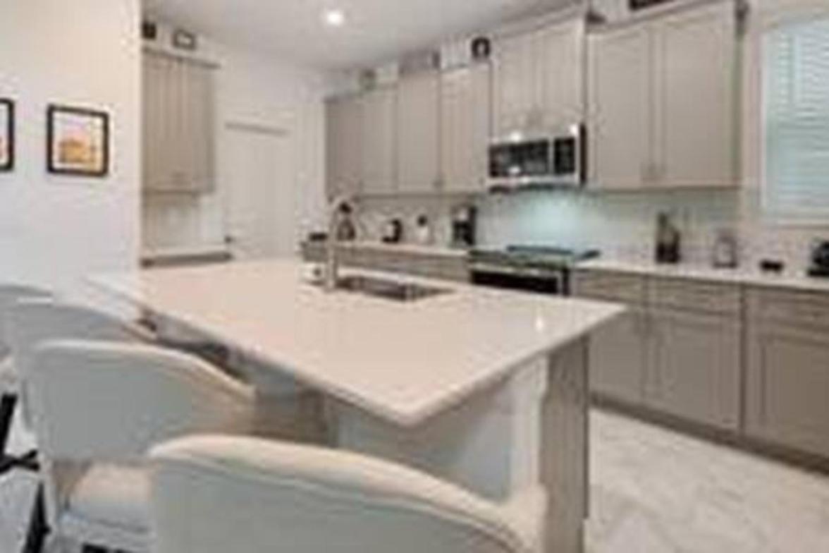 Themed home 5BR wPool-Storey Lake 4363RS