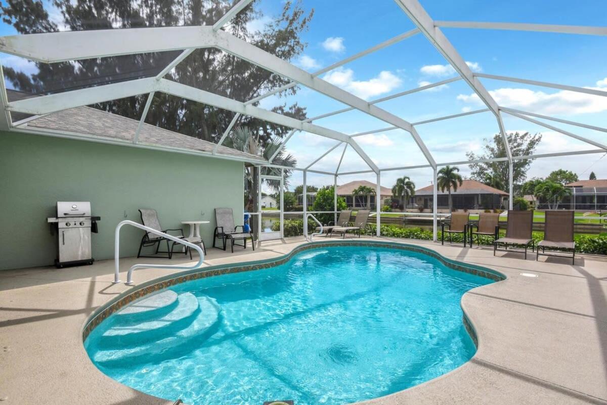 Sunshine Home Retreat Heated Pool on Canal view 4