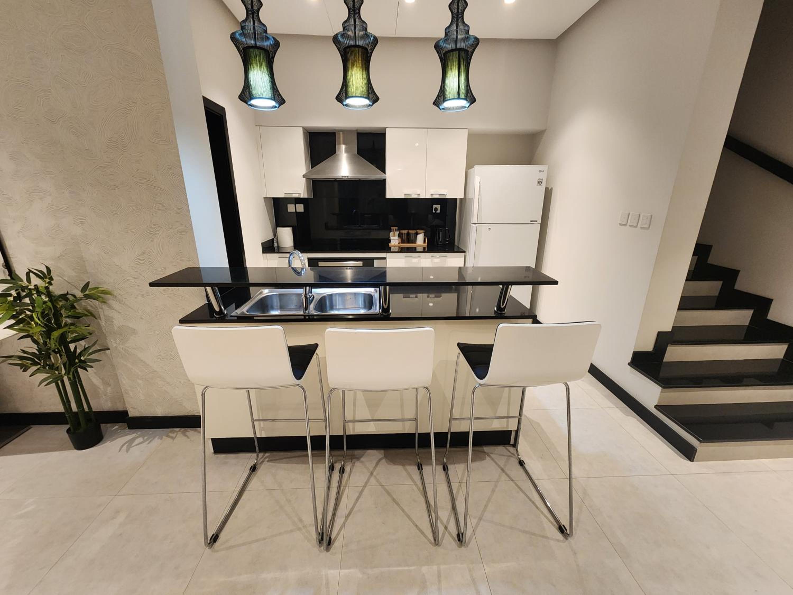 Stunning Sea View 3BR Duplex in Reef Island