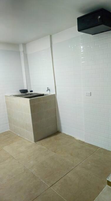 Denier House Guabinal 203
