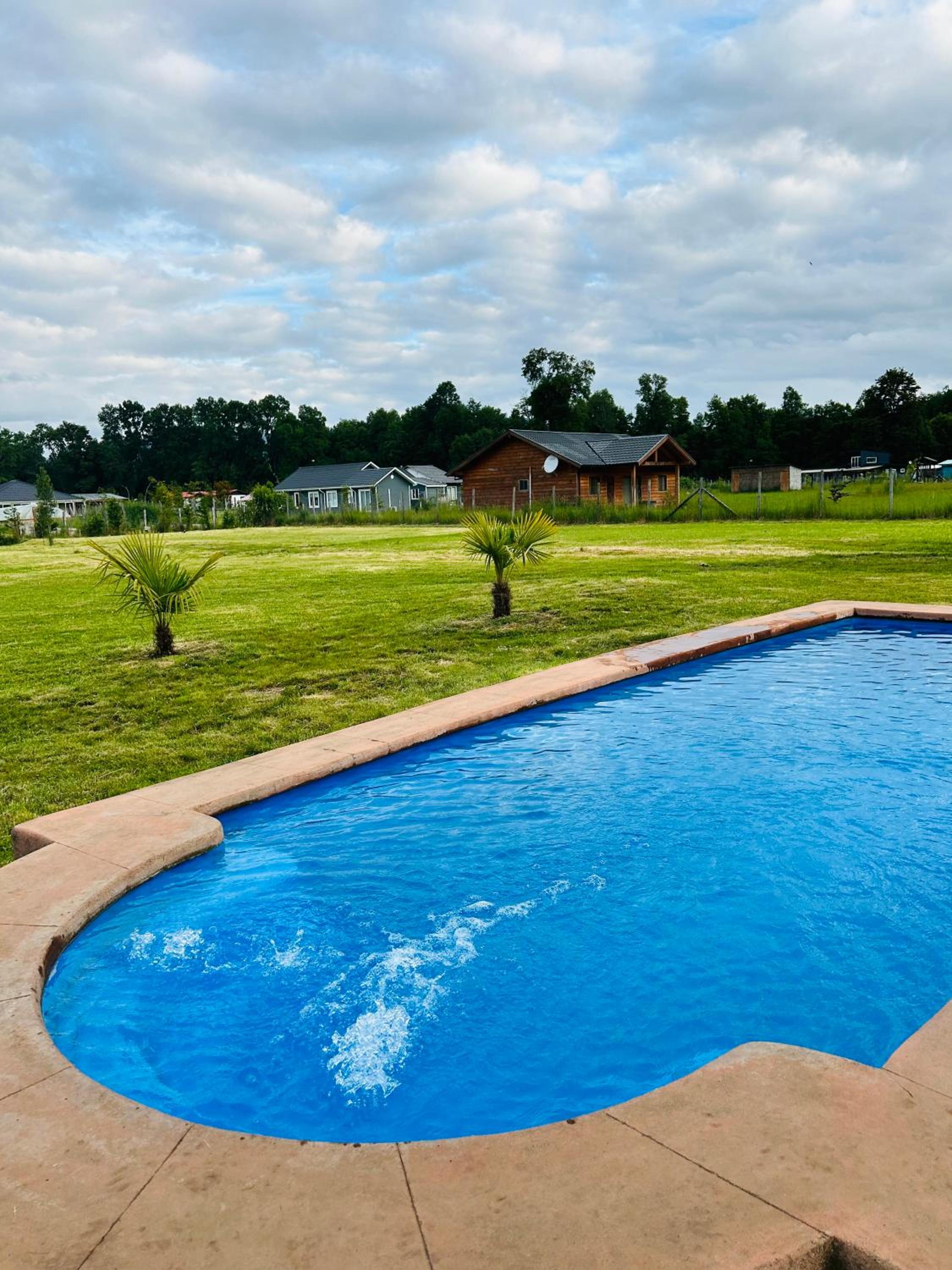 Casa con piscina, tinaja y acceso al río VOIPIR