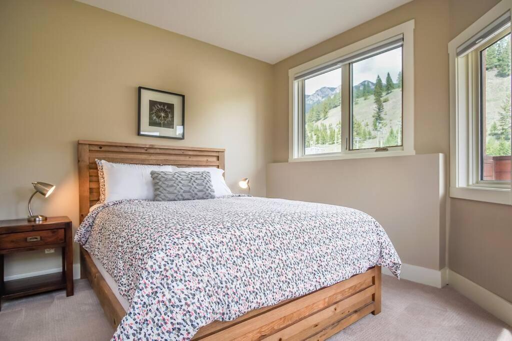 Stylish and comfy 2BR condo near Hot Springs