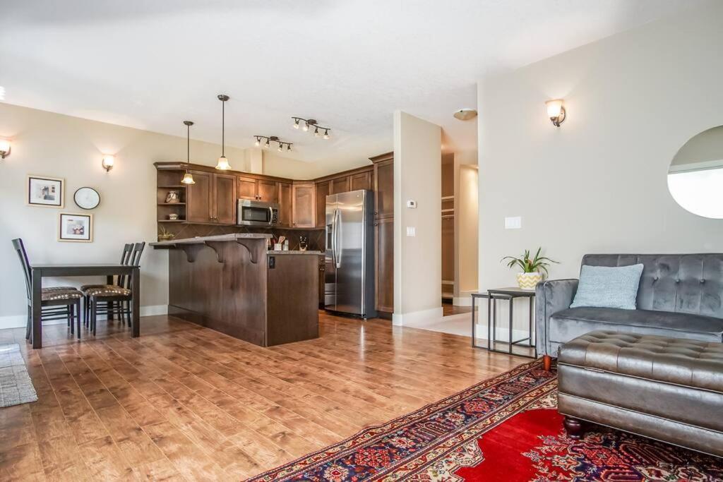 Stylish and comfy 2BR condo near Hot Springs