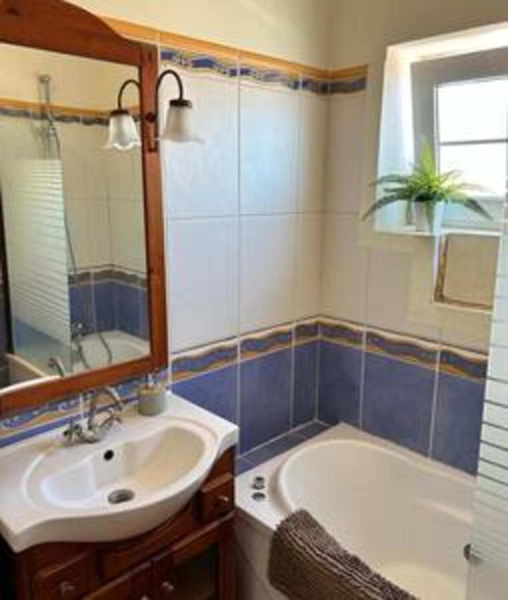 Maravilloso chalet con piscina.